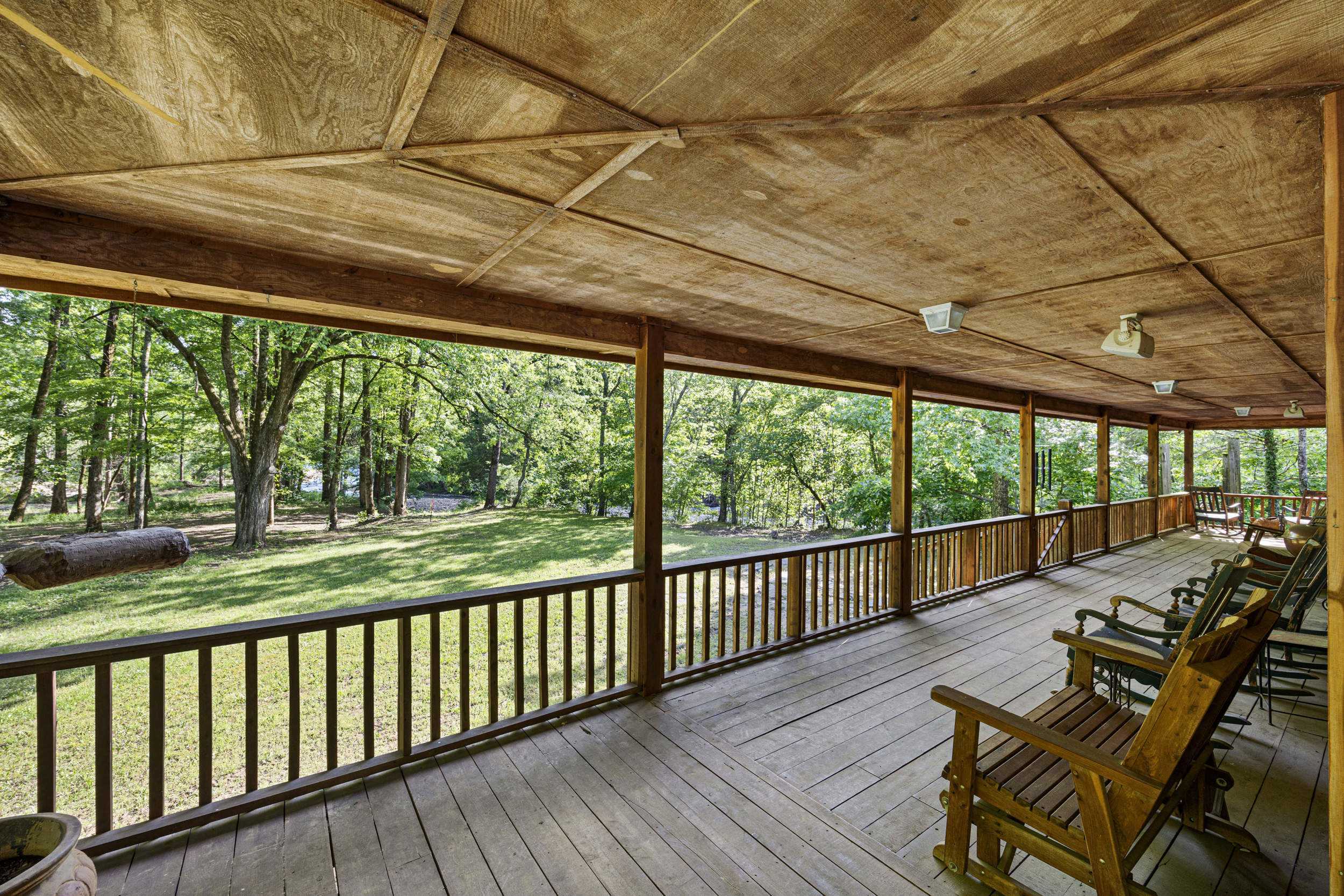 Pettigrew, Arkansas, 72752, United States, 5 Bedrooms Bedrooms, ,4 BathroomsBathrooms,Residential,For Sale,1826540