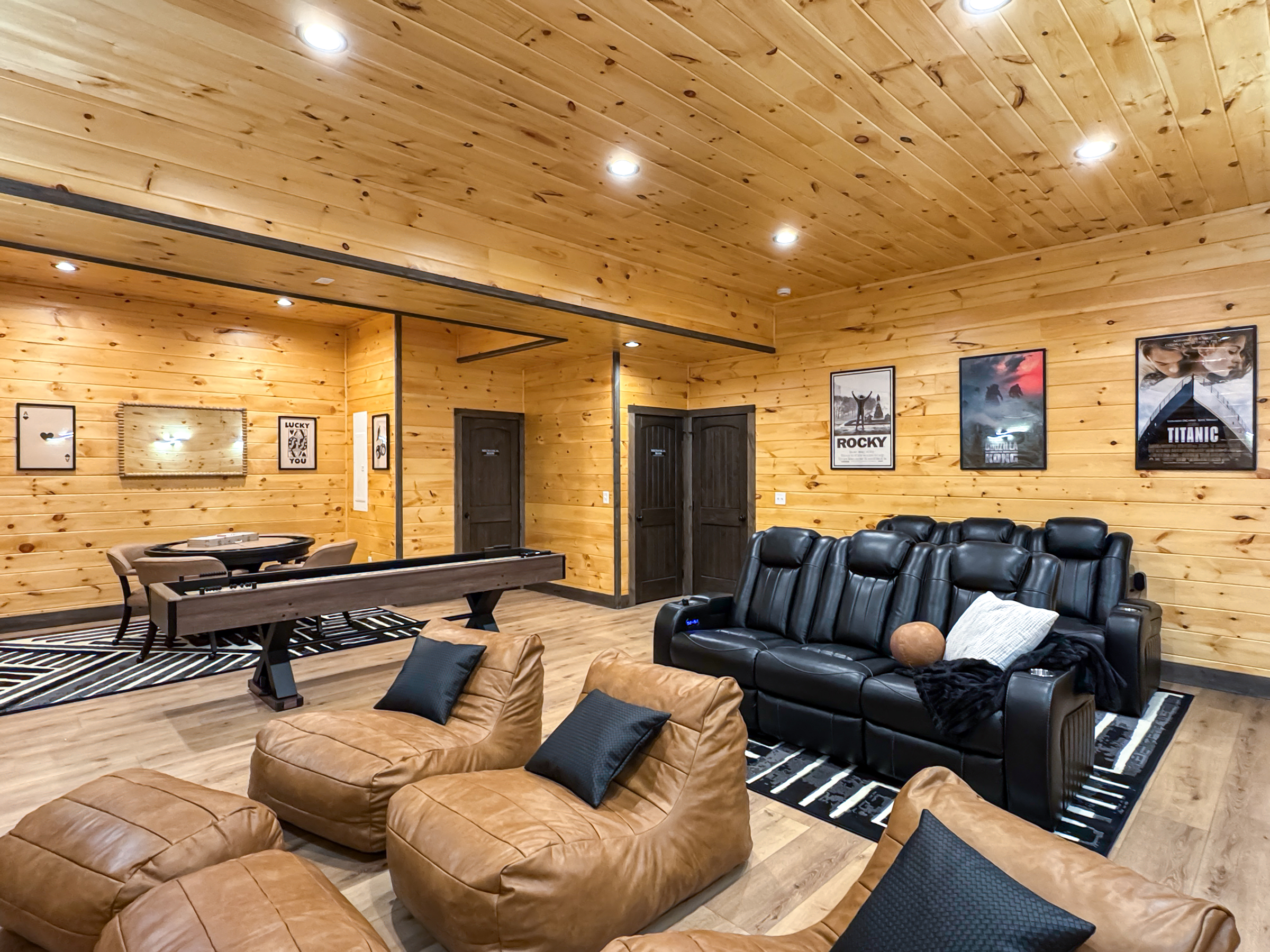 Sevierville, Tennessee, 37862, United States, 3 Bedrooms Bedrooms, ,3 BathroomsBathrooms,Residential,For Sale,1984599