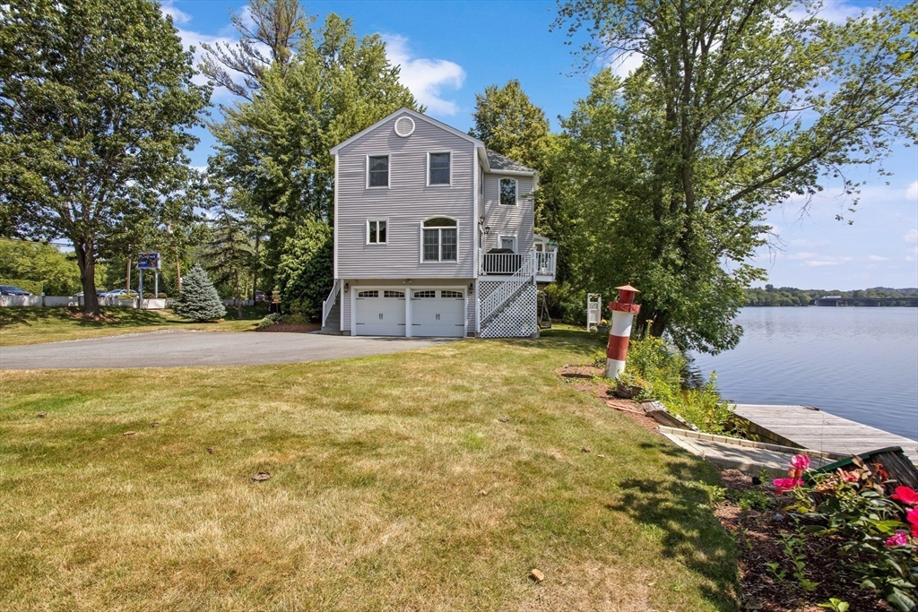 Methuen, Massachusetts, 01844, United States, 3 Bedrooms Bedrooms, ,2 BathroomsBathrooms,Residential,For Sale,1981346