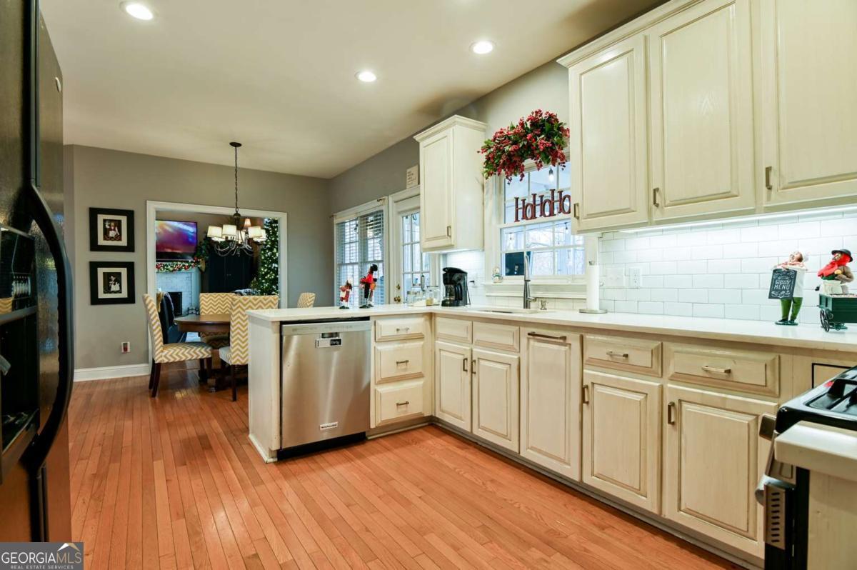 Athens, Georgia, 30606, United States, 6 Bedrooms Bedrooms, ,4 BathroomsBathrooms,Residential,For Sale,2003129