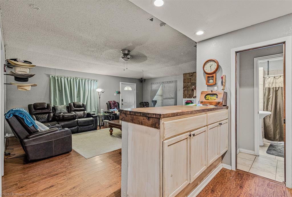 Terrell, Texas, 75161, United States, 3 Bedrooms Bedrooms, ,2 BathroomsBathrooms,Residential,For Sale,1933650