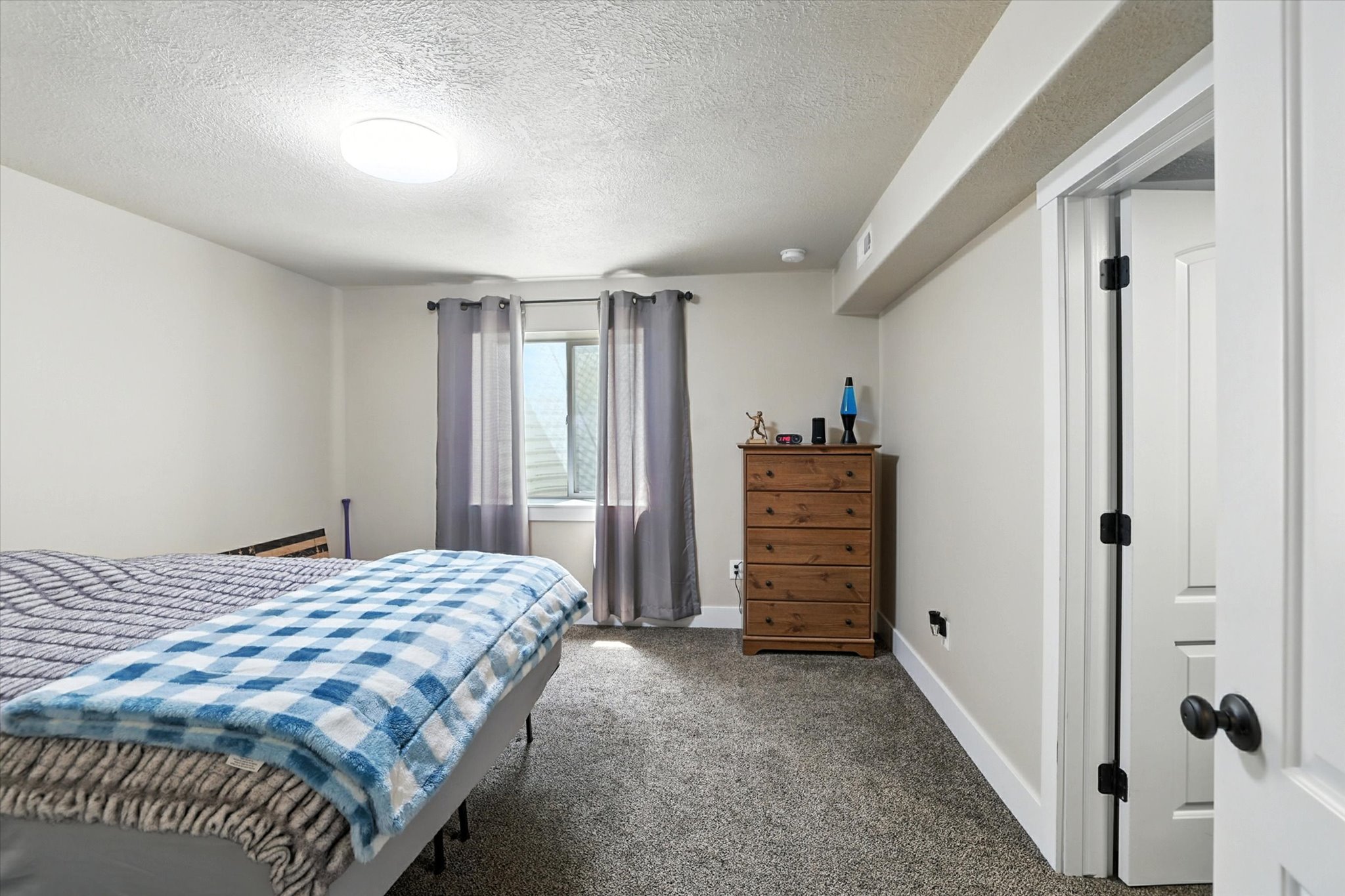 Perry, Utah, 84302, United States, 6 Bedrooms Bedrooms, ,3 BathroomsBathrooms,Residential,For Sale,1903790