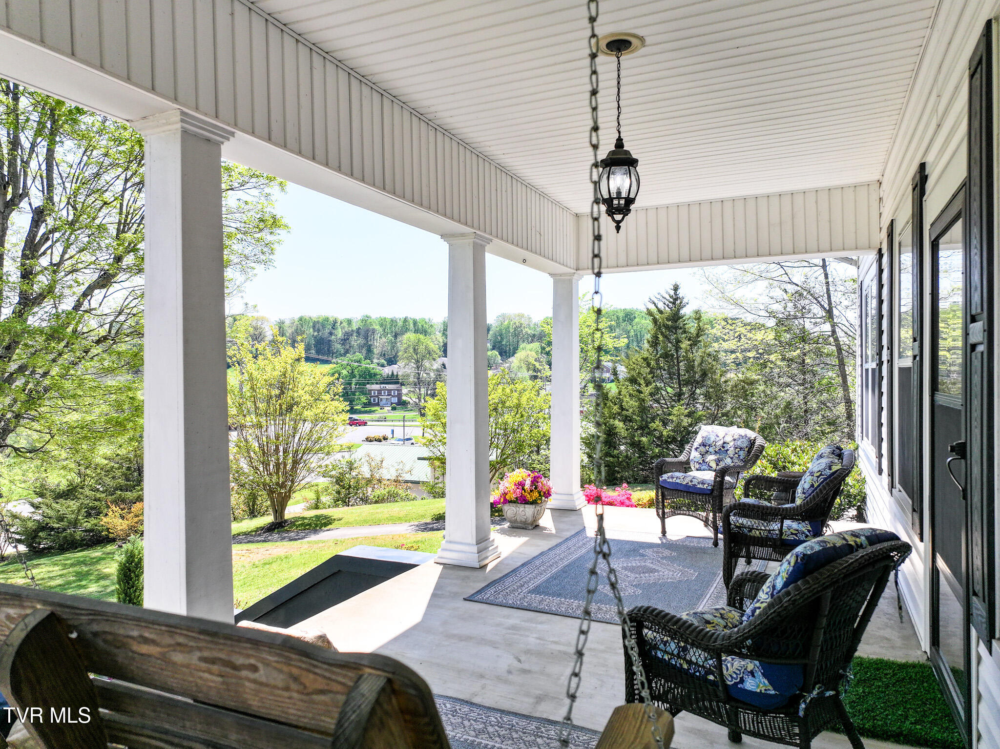 Greeneville, Tennessee, 37745, United States, 4 Bedrooms Bedrooms, ,2 BathroomsBathrooms,Residential,For Sale,1976291