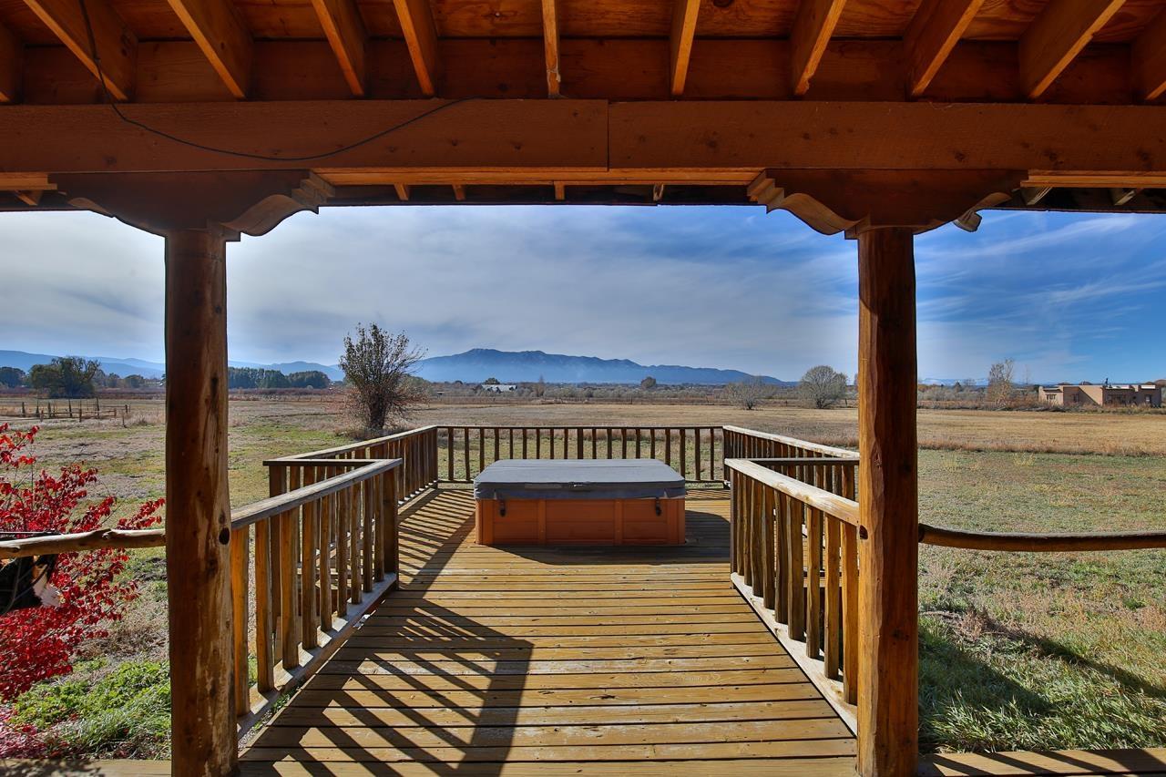Taos, New Mexico, 87571, United States, 5 Bedrooms Bedrooms, ,5 BathroomsBathrooms,Residential,For Sale,1850359