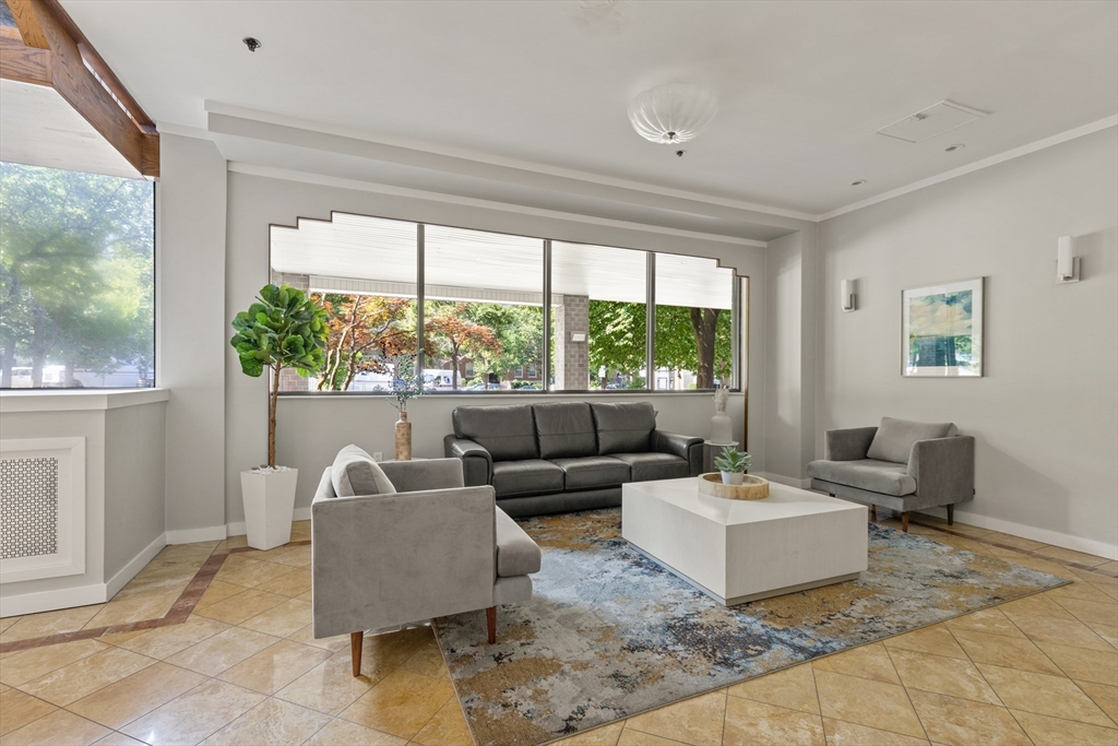 Brookline, Massachusetts, 02446, United States, 2 Bedrooms Bedrooms, ,2 BathroomsBathrooms,Residential,For Sale,1920109