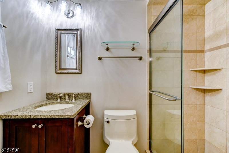 Branchburg Twp., New Jersey, 08876, United States, 4 Bedrooms Bedrooms, ,3 BathroomsBathrooms,Residential,For Sale,1992808