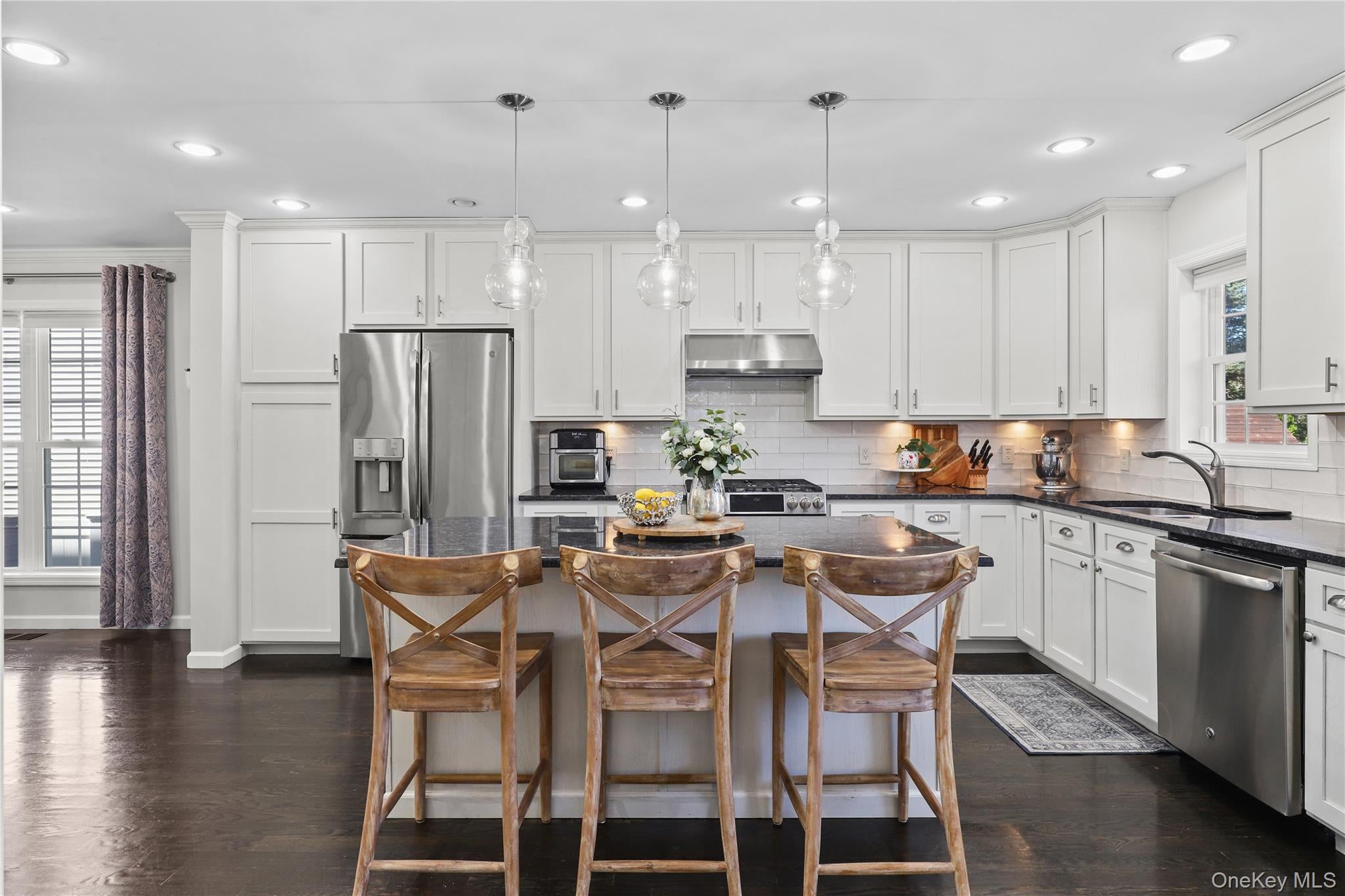 Pleasantville, New York, 10570, United States, 4 Bedrooms Bedrooms, ,3 BathroomsBathrooms,Residential,For Sale,1973864