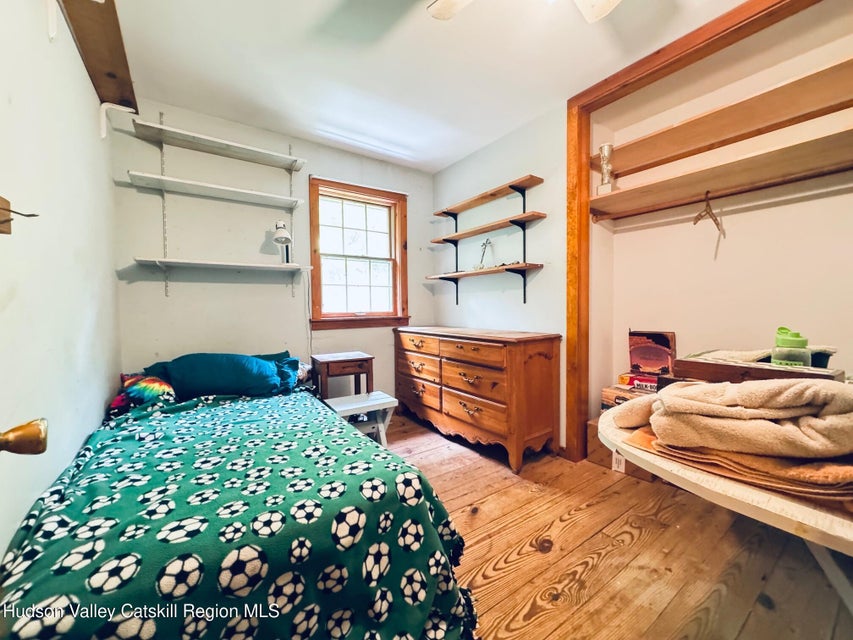 Saugerties, New York, 12477, United States, 5 Bedrooms Bedrooms, ,3 BathroomsBathrooms,Residential,For Sale,1984014