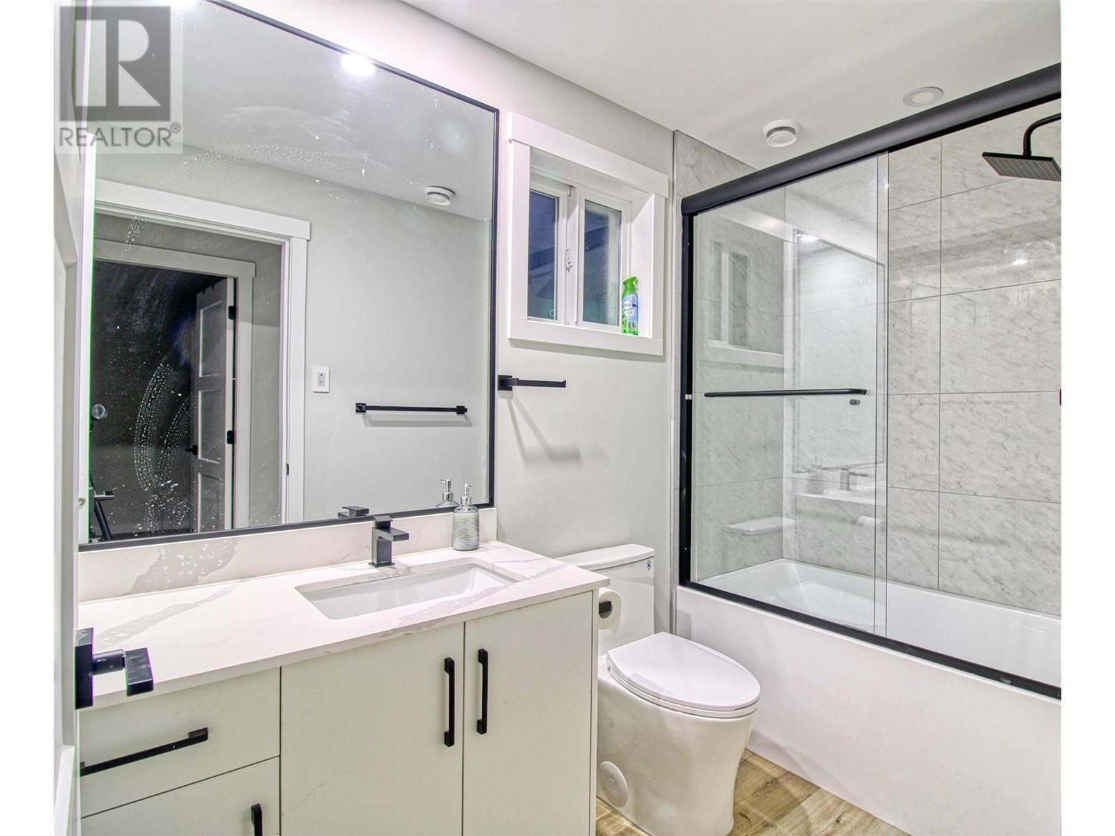 KELOWNA, British Columbia, V1Z 3R8, CA, 3 Bedrooms Bedrooms, ,2 BathroomsBathrooms,Residential,For Sale,1865801