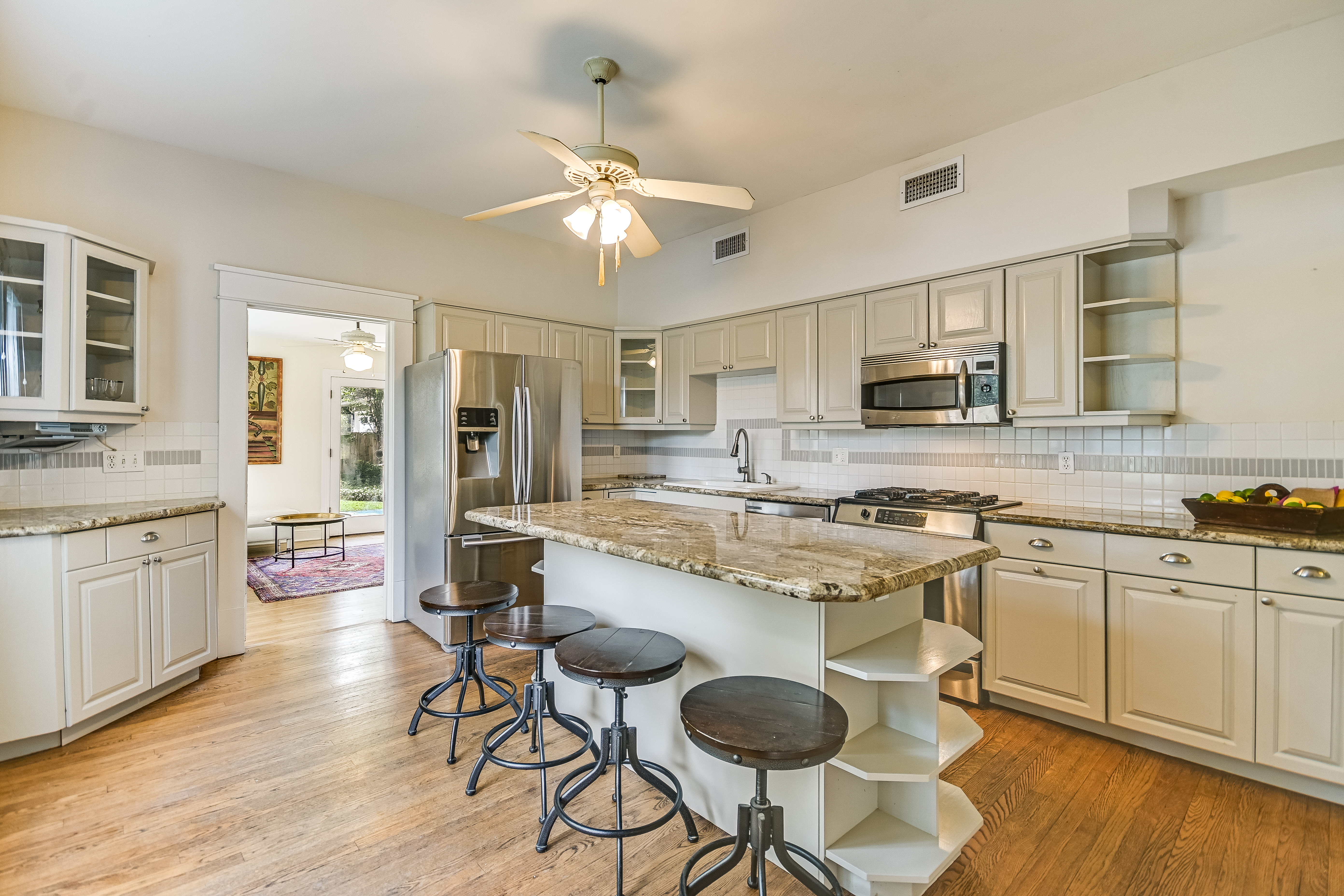  1922 Colonial Revival in Historic Hyde Park Neighborhood - 物件實景