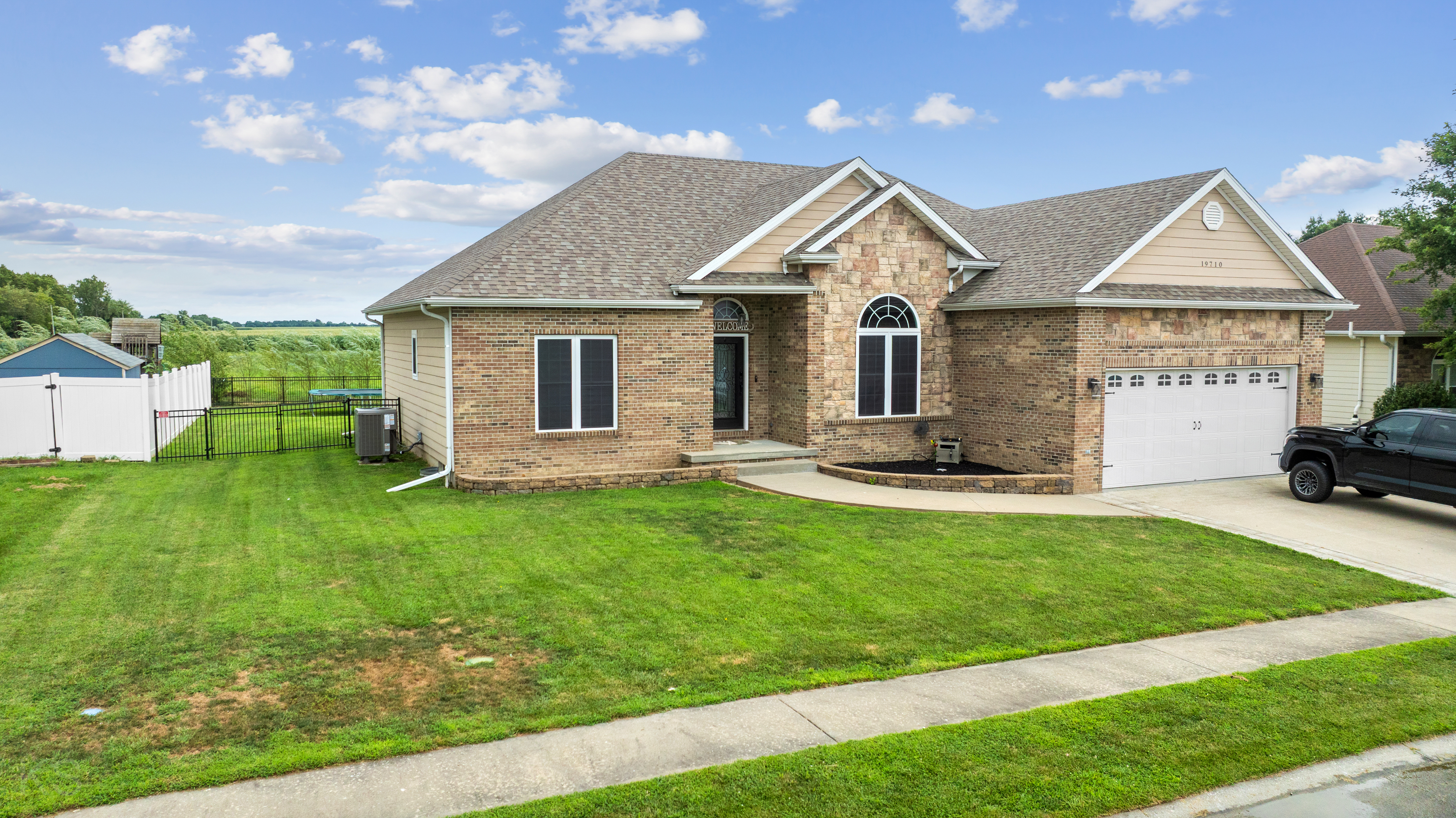 Mockingbird Ln, Sedalia, MO 65301