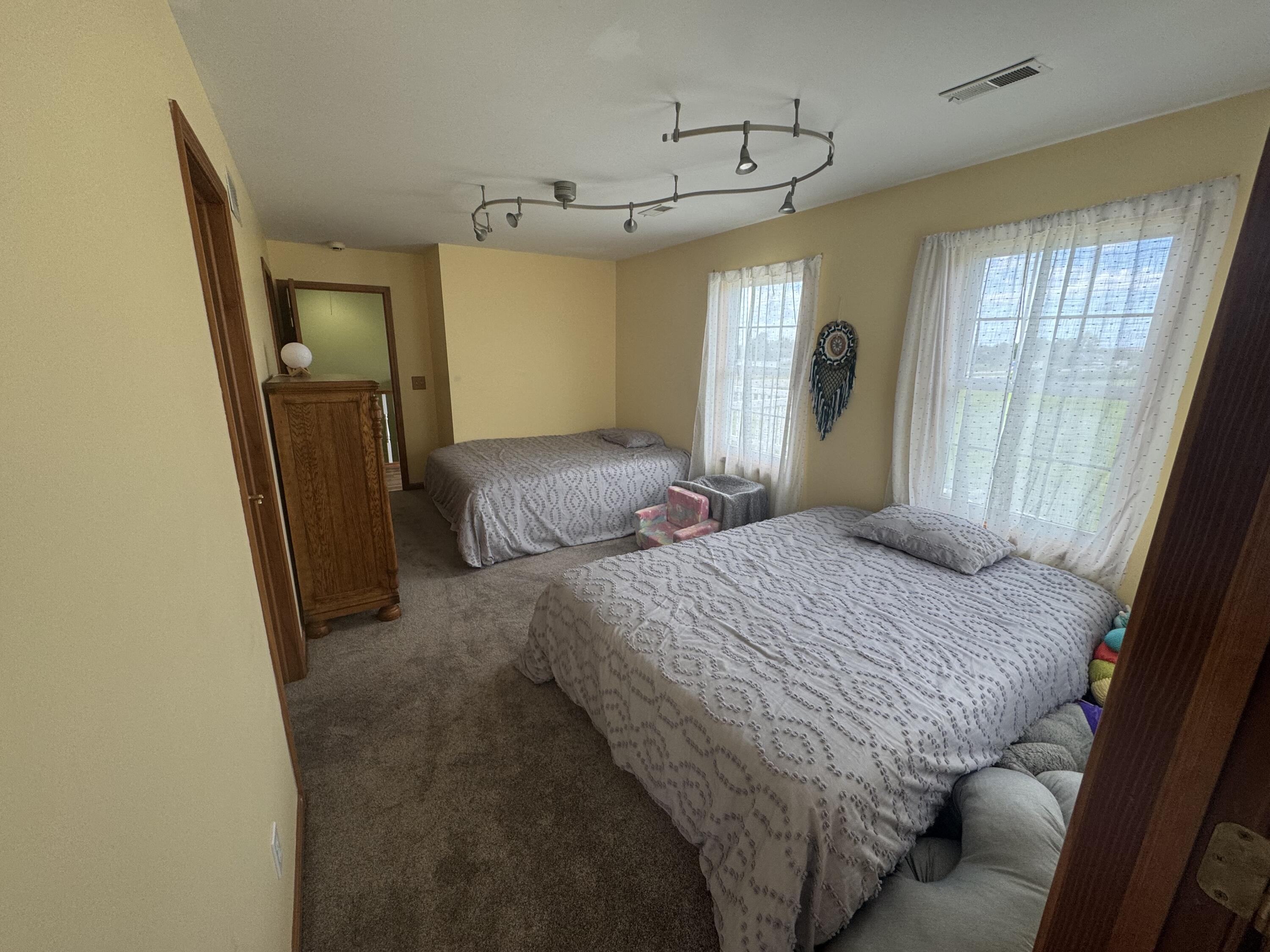 Chesterton, Indiana, 46304, United States, 5 Bedrooms Bedrooms, ,2 BathroomsBathrooms,Residential,For Sale,1973934