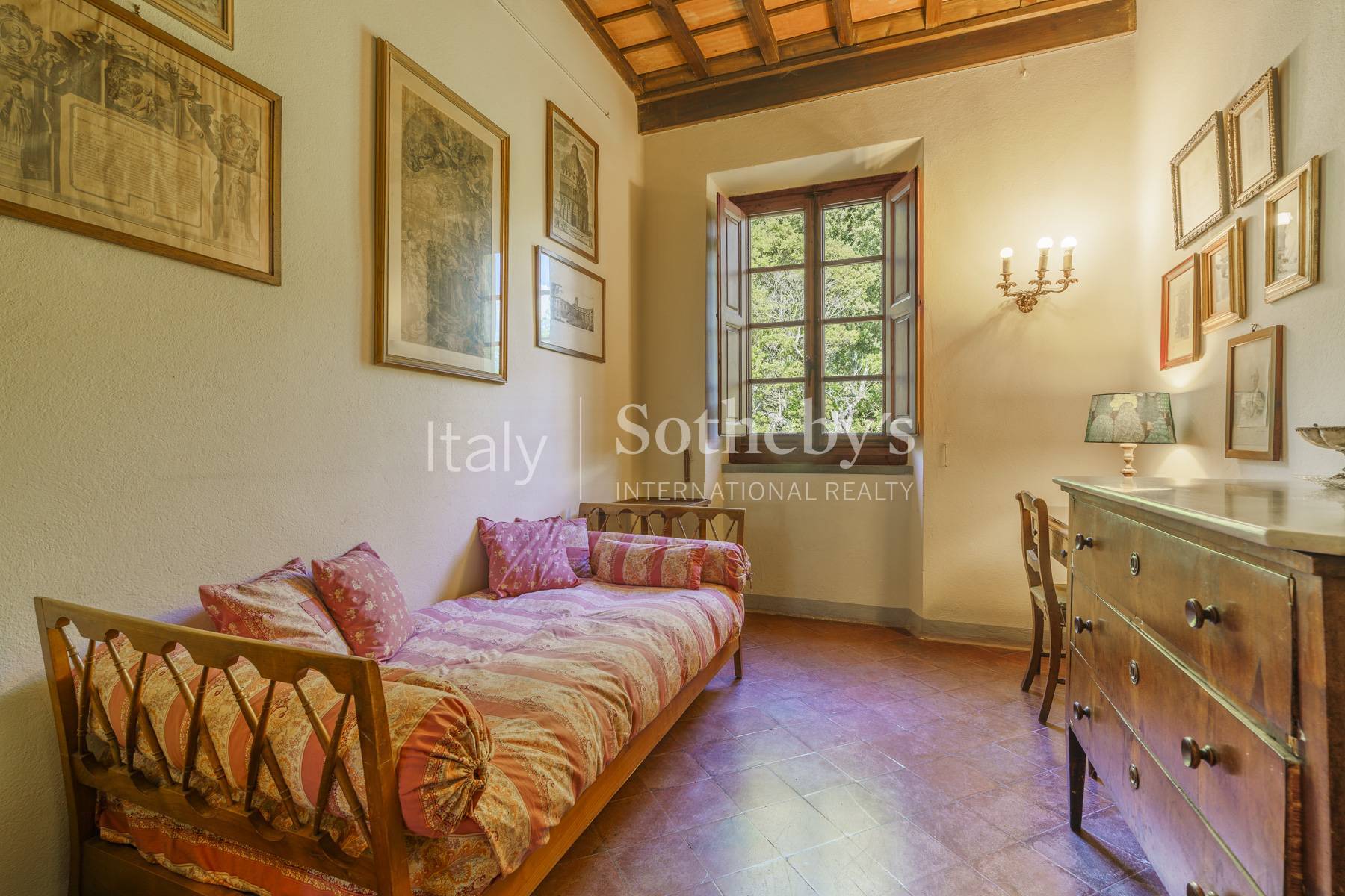  Prestigious estate with private pool - 物件實景