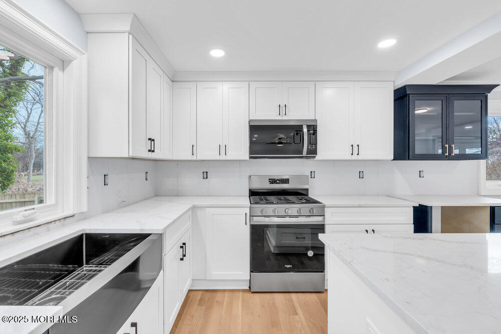 Shrewsbury Boro, New Jersey, 07702, United States, 4 Bedrooms Bedrooms, ,3 BathroomsBathrooms,Residential,For Sale,2001702