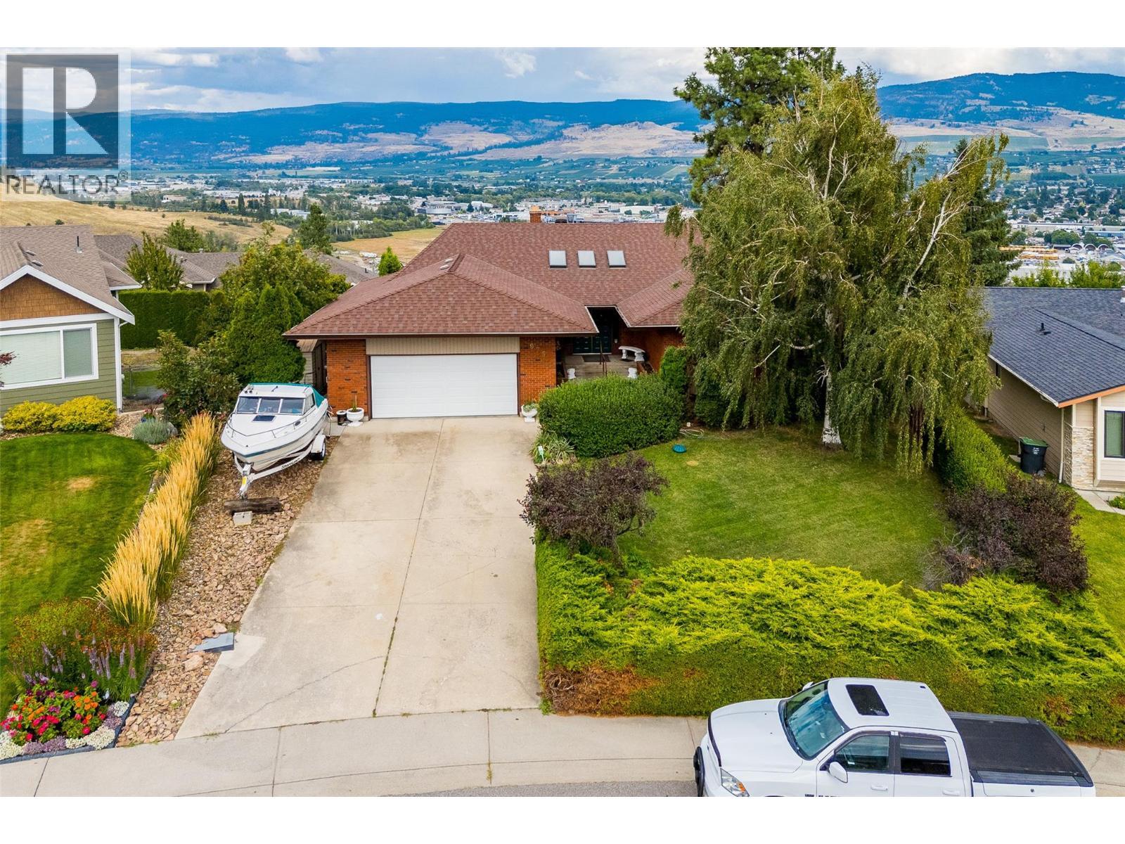 KELOWNA, British Columbia, V1V 1J5, CA, 2 Bedrooms Bedrooms, ,2 BathroomsBathrooms,Residential,For Sale,1948319
