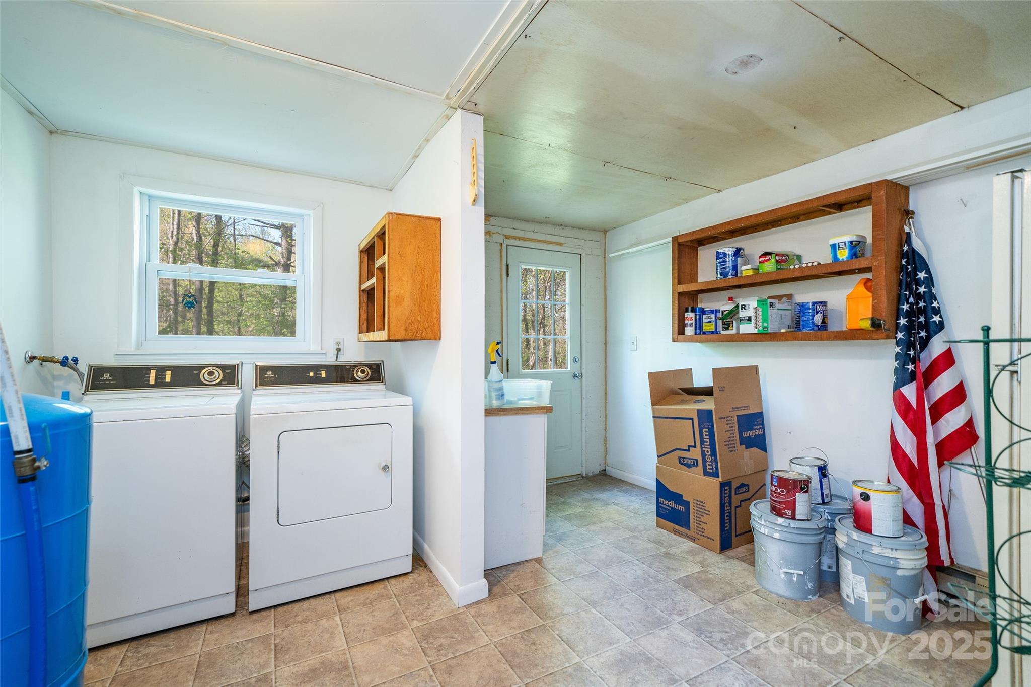 Hendersonville, North Carolina, 28739, United States, 4 Bedrooms Bedrooms, ,3 BathroomsBathrooms,Residential,For Sale,1983643