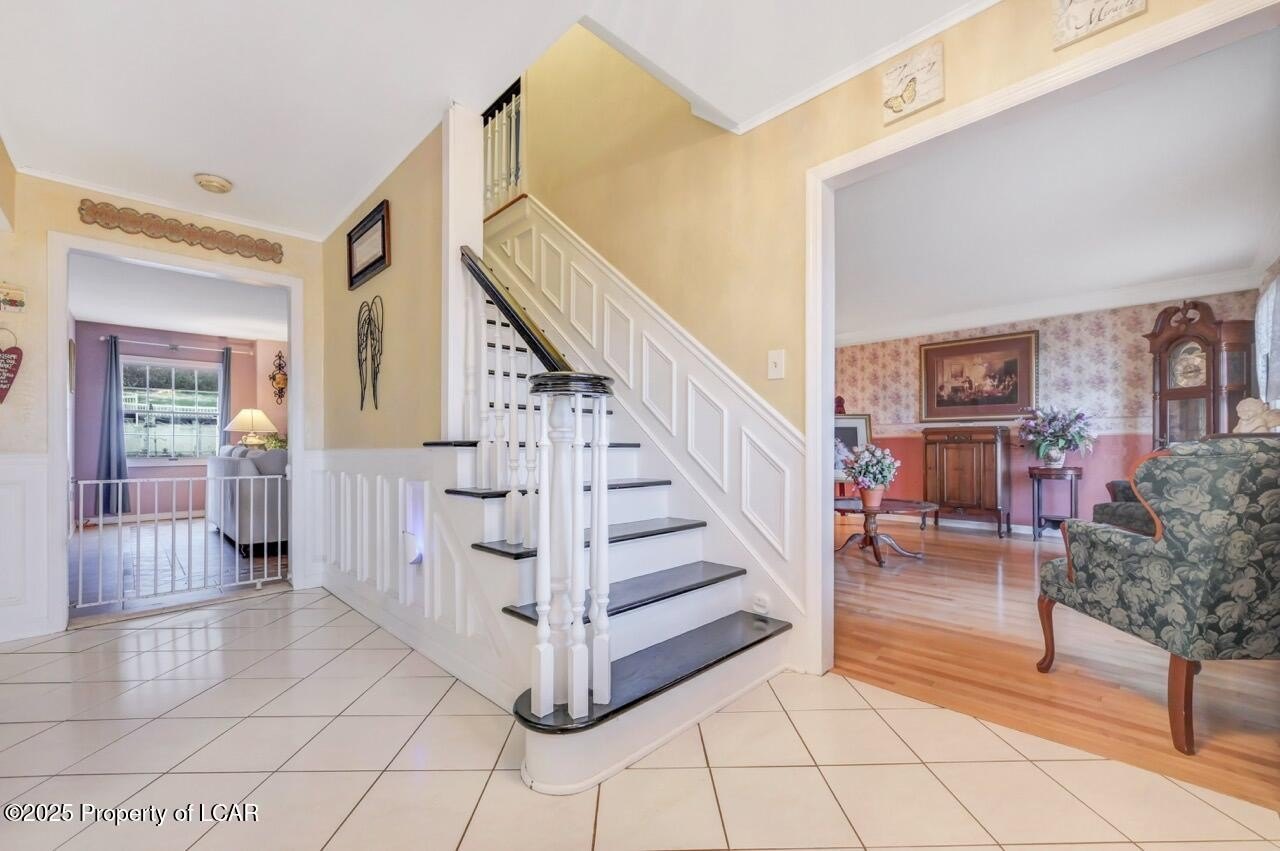 Sugarloaf, Pennsylvania, 18249, United States, 4 Bedrooms Bedrooms, ,3 BathroomsBathrooms,Residential,For Sale,1996756