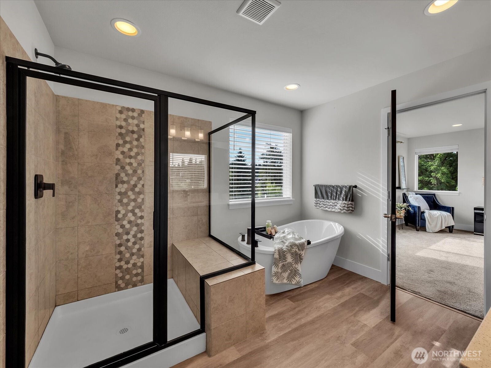 Lake Stevens, Washington, 98258, United States, 4 Bedrooms Bedrooms, ,4 BathroomsBathrooms,Residential,For Sale,1883070