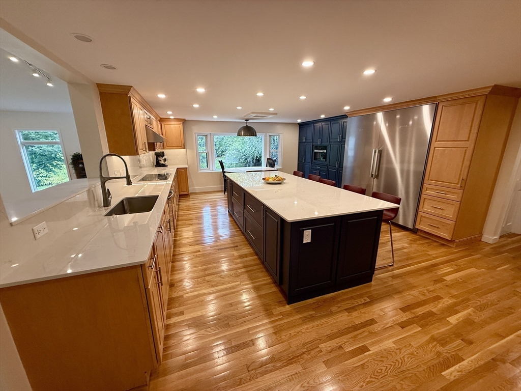 Lexington, Massachusetts, 02420, United States, 5 Bedrooms Bedrooms, ,6 BathroomsBathrooms,Residential,For Sale,1951005