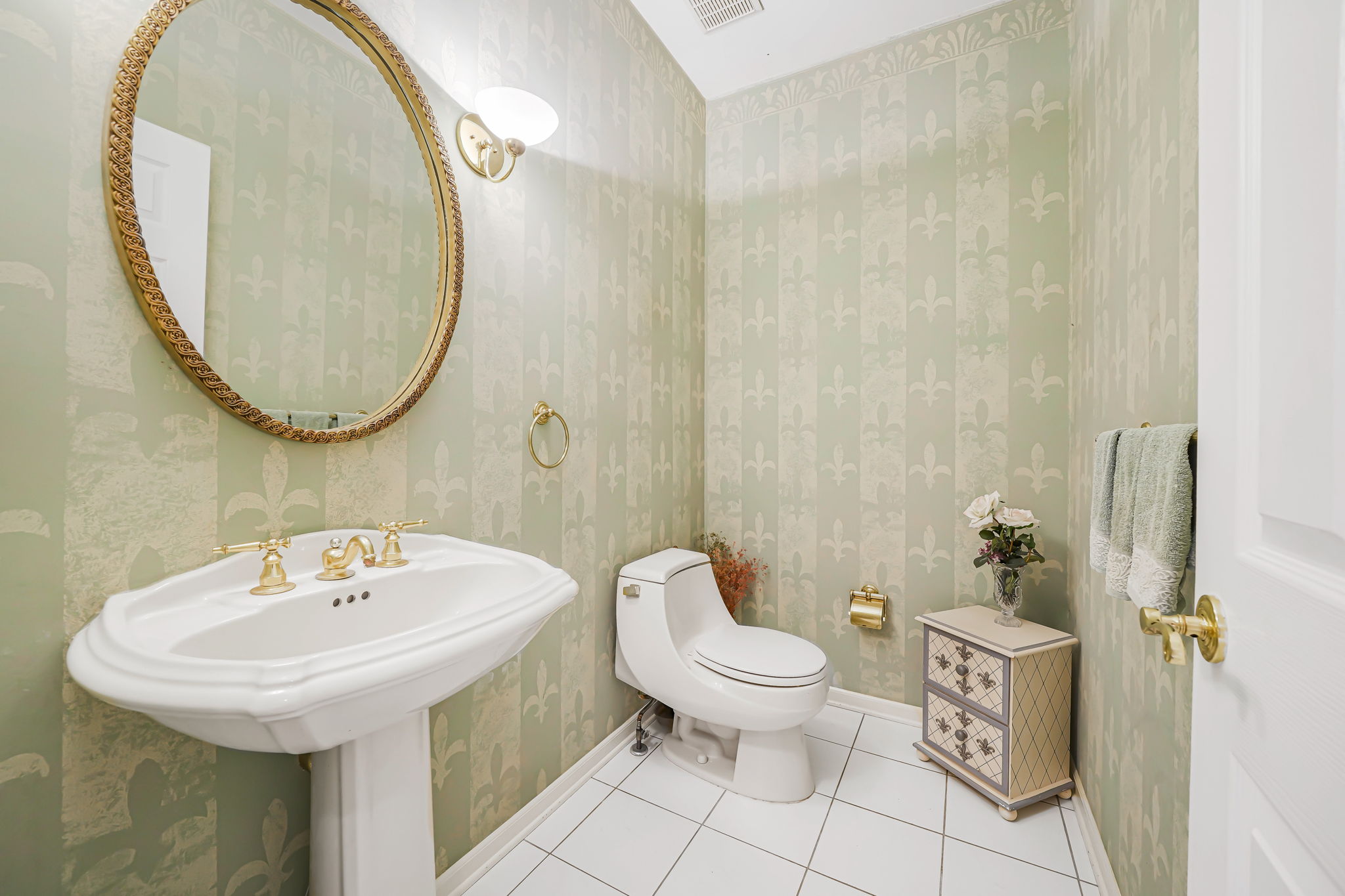 Towaco, New Jersey, 07045, United States, 4 Bedrooms Bedrooms, ,3 BathroomsBathrooms,Residential,For Sale,1980652