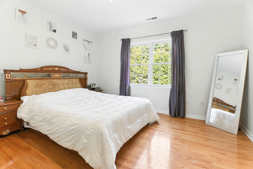 Westfield, Massachusetts, 01085, United States, 4 Bedrooms Bedrooms, ,3 BathroomsBathrooms,Residential,For Sale,1942003