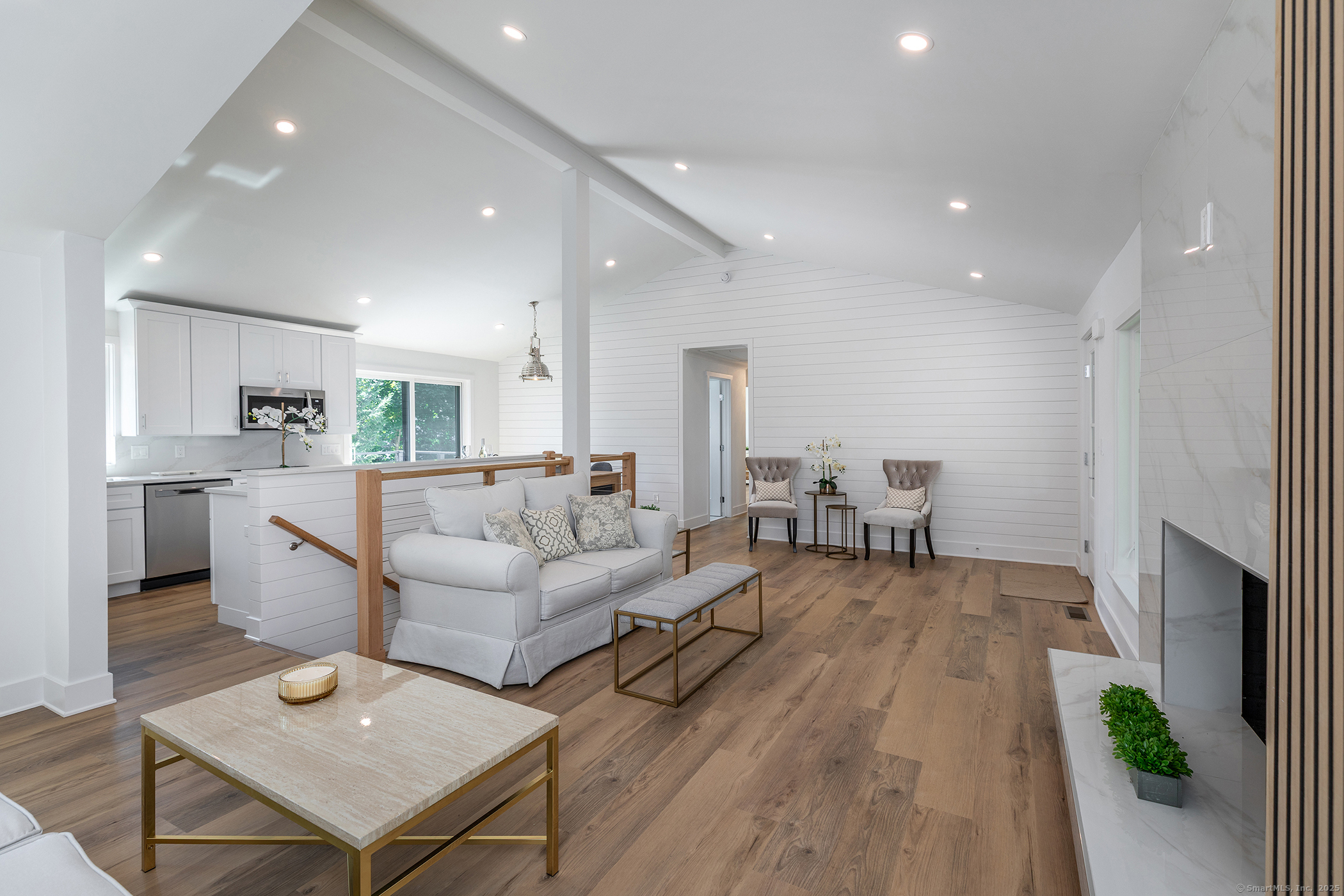 Brookfield, Connecticut, 06804, United States, 3 Bedrooms Bedrooms, ,2 BathroomsBathrooms,Residential,For Sale,1911070