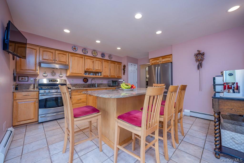 Stony Point, New York, 10980, United States, 5 Bedrooms Bedrooms, ,3 BathroomsBathrooms,Residential,For Sale,1918019