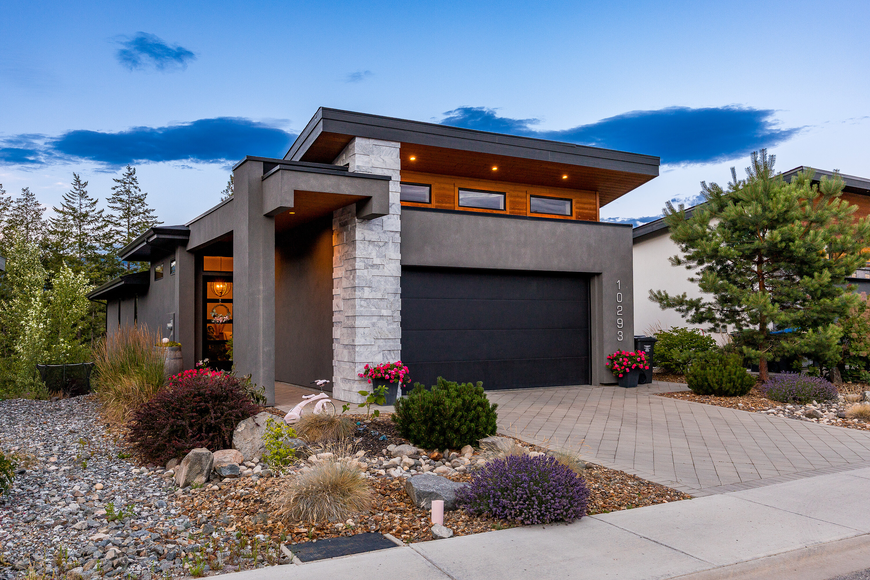  Walkout Rancher in Lakestone - 物件實景