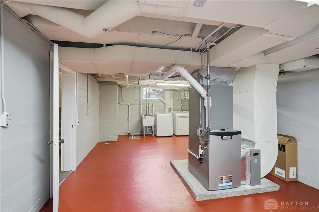 Oakwood, Ohio, 45409, United States, 4 Bedrooms Bedrooms, ,3 BathroomsBathrooms,Residential,For Sale,1987886