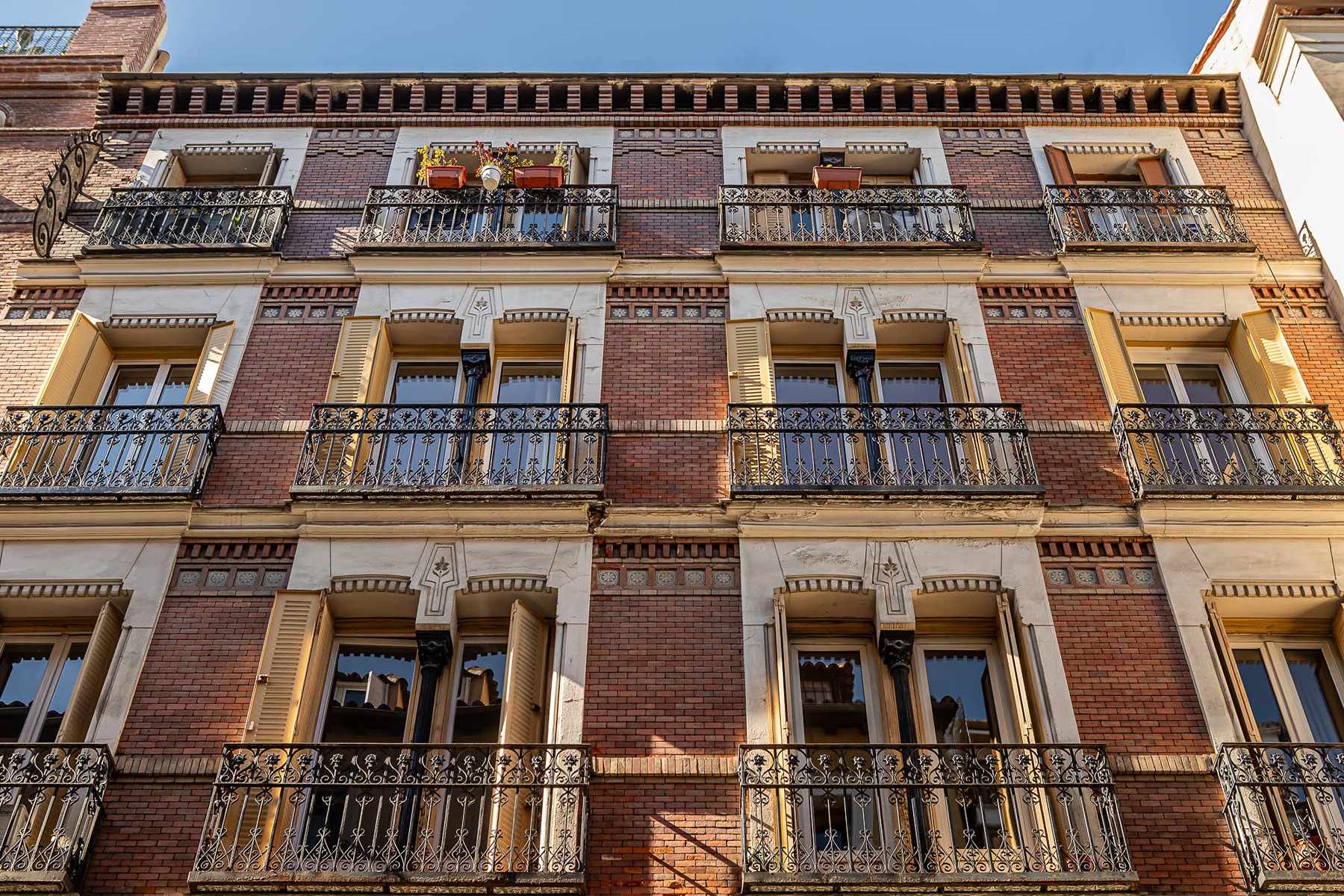  3-bedroom flat with 2 exterior balconies and parking in Justicia, Madrid - 物件實景