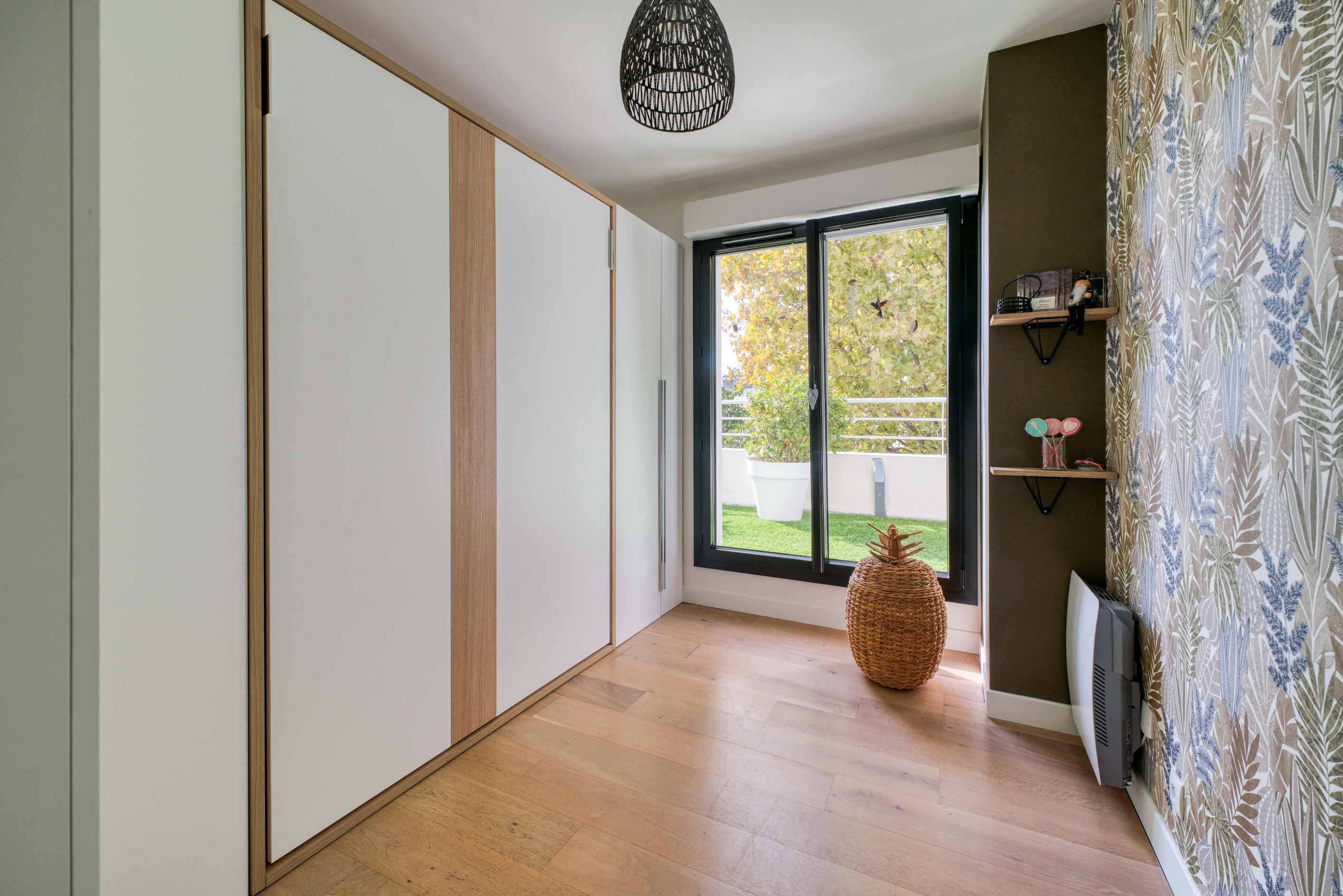 Fully renovated apartment with double garage - 物件實景