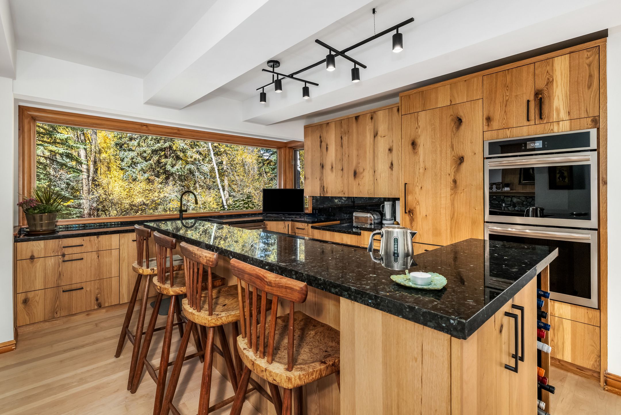  Live creekside in Aspen