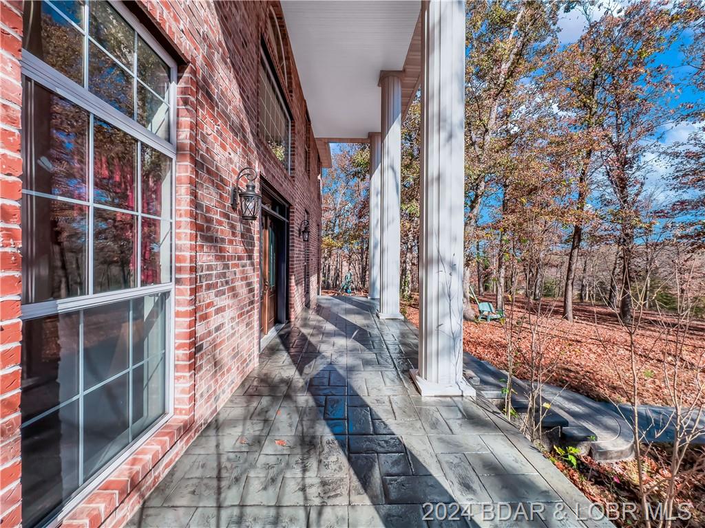 Camdenton, Missouri, 65020, United States, 5 Bedrooms Bedrooms, ,5 BathroomsBathrooms,Residential,For Sale,1850367