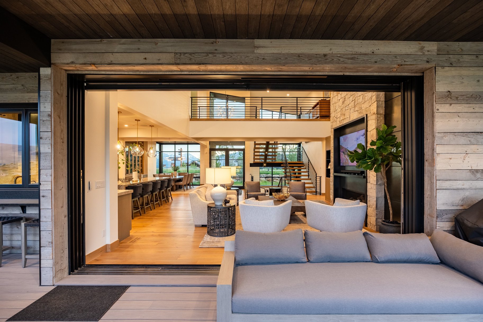  New Mountain Contemporary Home on Rare Double Lot with Timp Views - 物件實景
