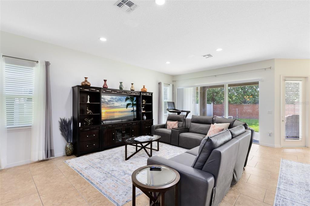 St Cloud, Florida, 34769, United States, 5 Bedrooms Bedrooms, ,4 BathroomsBathrooms,Residential,For Sale,1856110