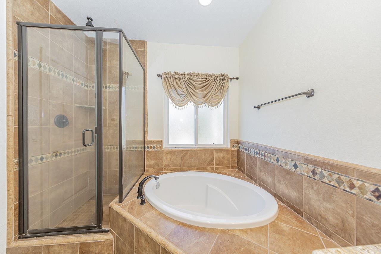 Raymond, California, 93653, United States, 5 Bedrooms Bedrooms, ,3 BathroomsBathrooms,Residential,For Sale,1996762