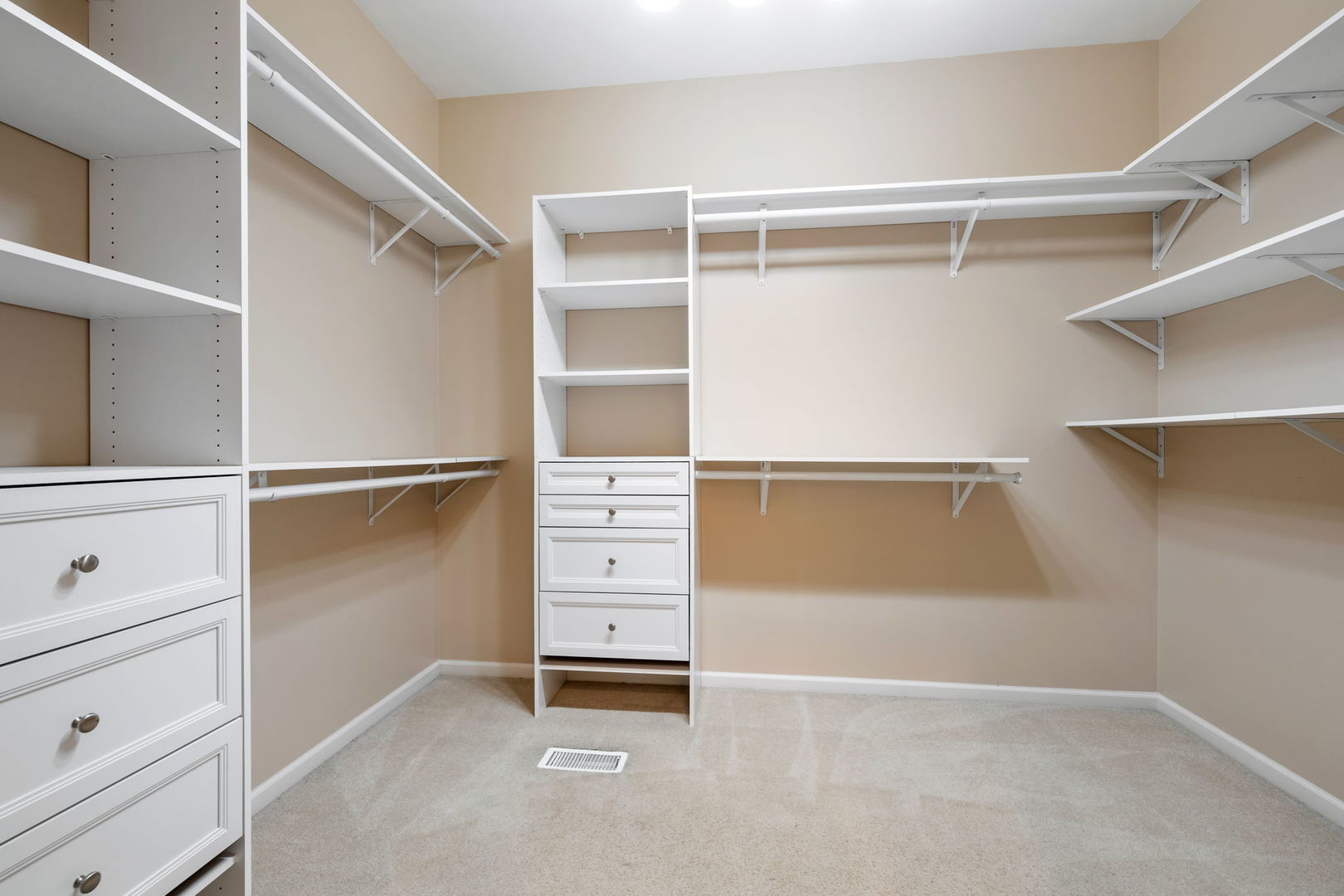 Orland Park, Illinois, 60462, United States, 2 Bedrooms Bedrooms, ,2 BathroomsBathrooms,Residential,For Sale,1941007