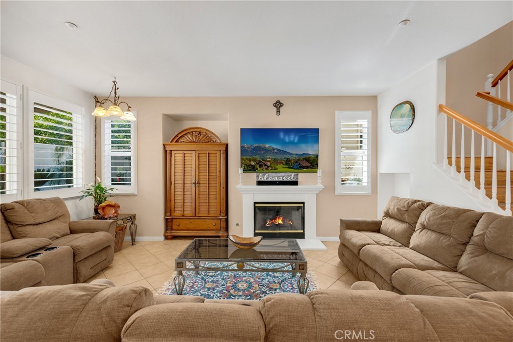 Highland, California, 92346, United States, 5 Bedrooms Bedrooms, ,4 BathroomsBathrooms,Residential,For Sale,1975200