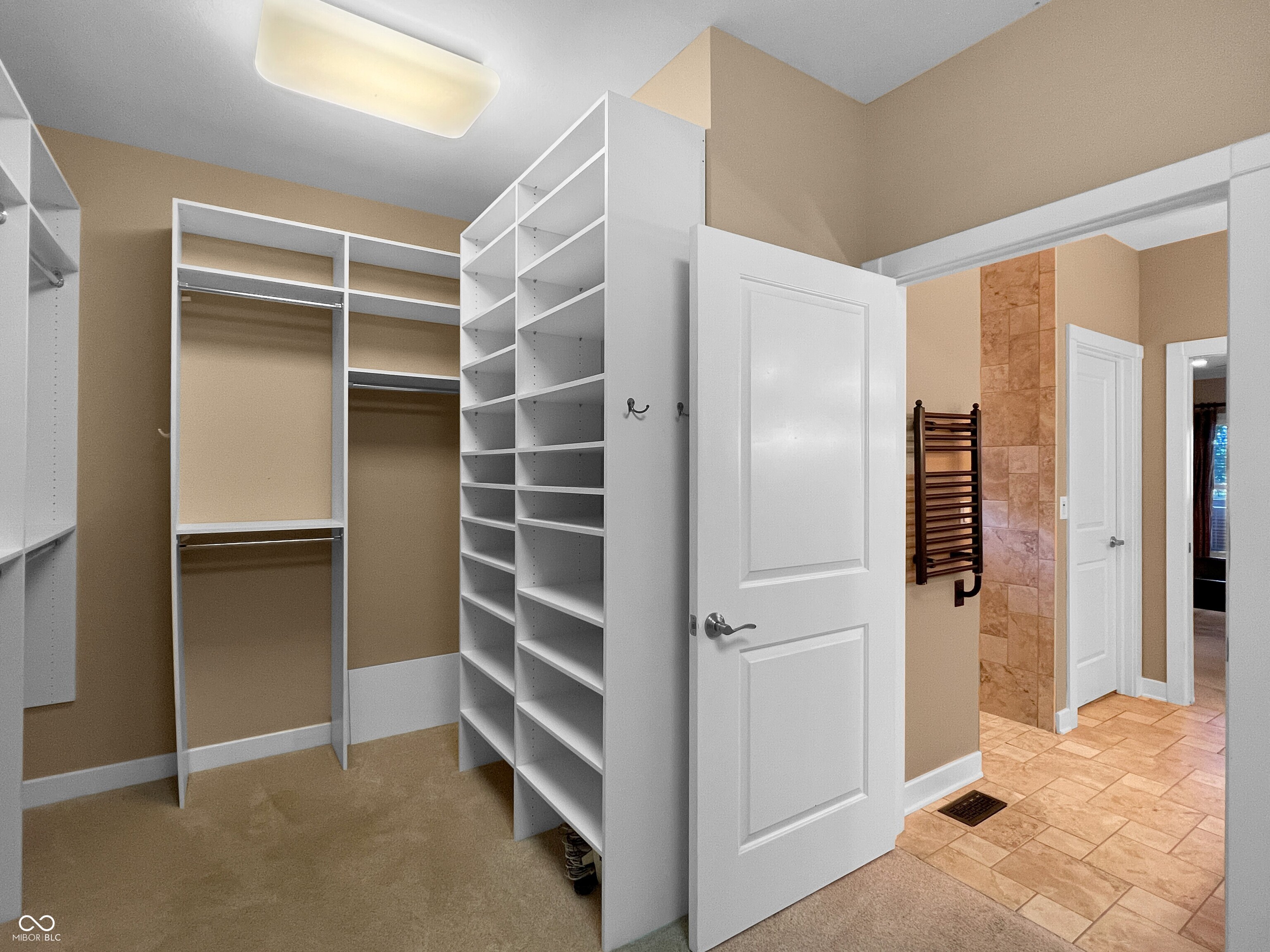 Columbus, Indiana, 47201, United States, 3 Bedrooms Bedrooms, ,3 BathroomsBathrooms,Residential,For Sale,1977125