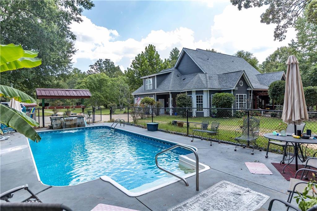 Salem, Alabama, 36874, United States, 4 Bedrooms Bedrooms, ,4 BathroomsBathrooms,Residential,For Sale,1940777