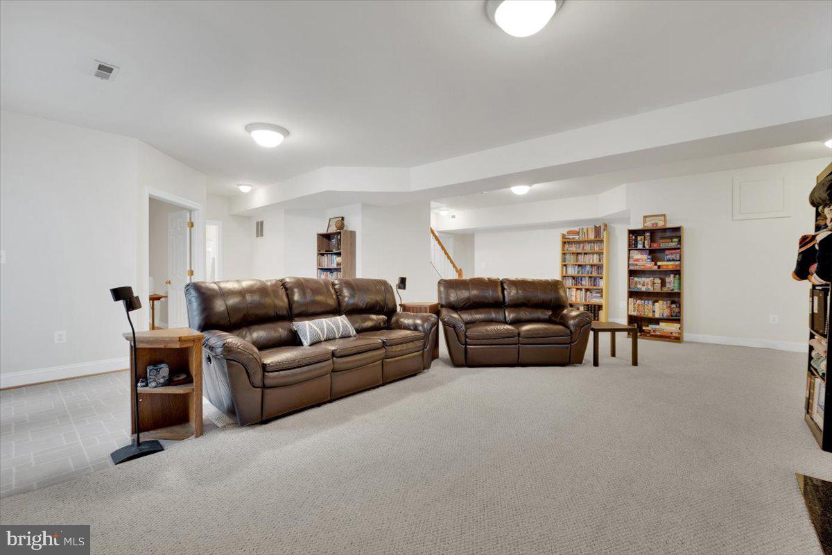 Hamilton, Virginia, 20158, United States, 4 Bedrooms Bedrooms, ,5 BathroomsBathrooms,Residential,For Sale,1987096