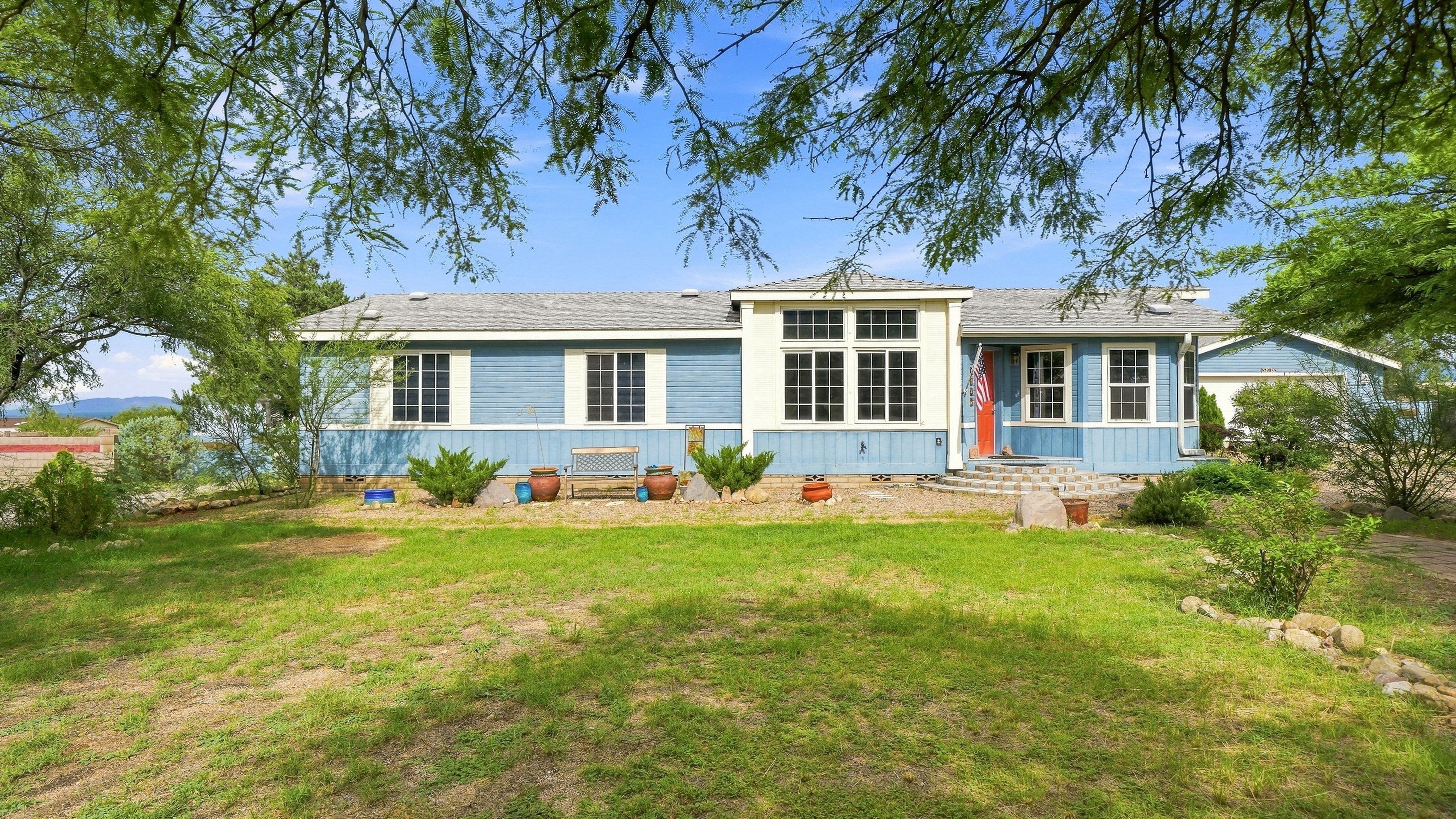 Elmer Loop, Hereford, AZ 85615