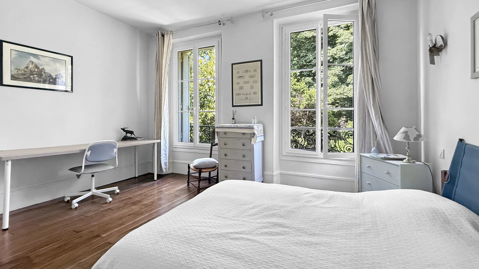 Versailles, Île-de-France, 78000, FR, 8 Bedrooms Bedrooms, ,8 BathroomsBathrooms,Residential,For Sale,1876940