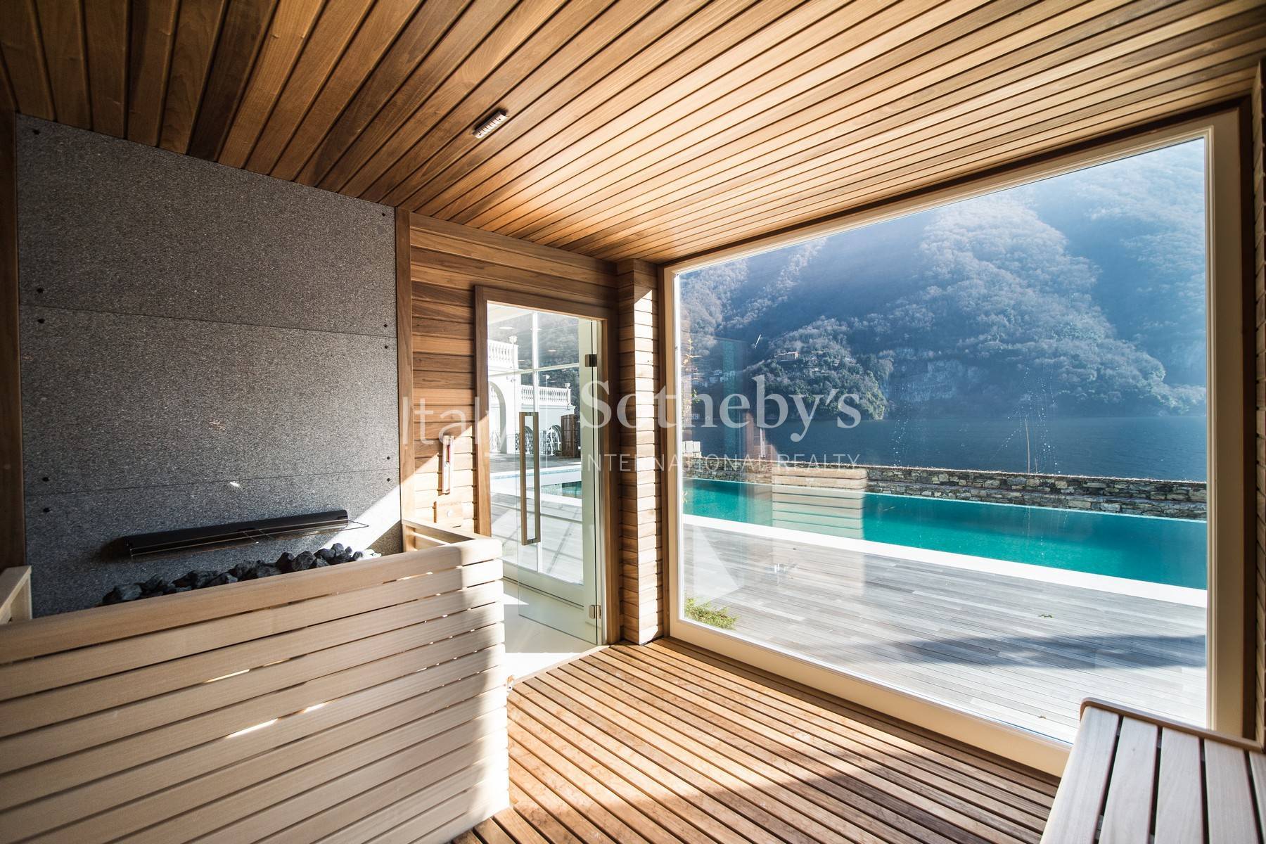  Gorgeous lakefront trophy estate - 物件實景