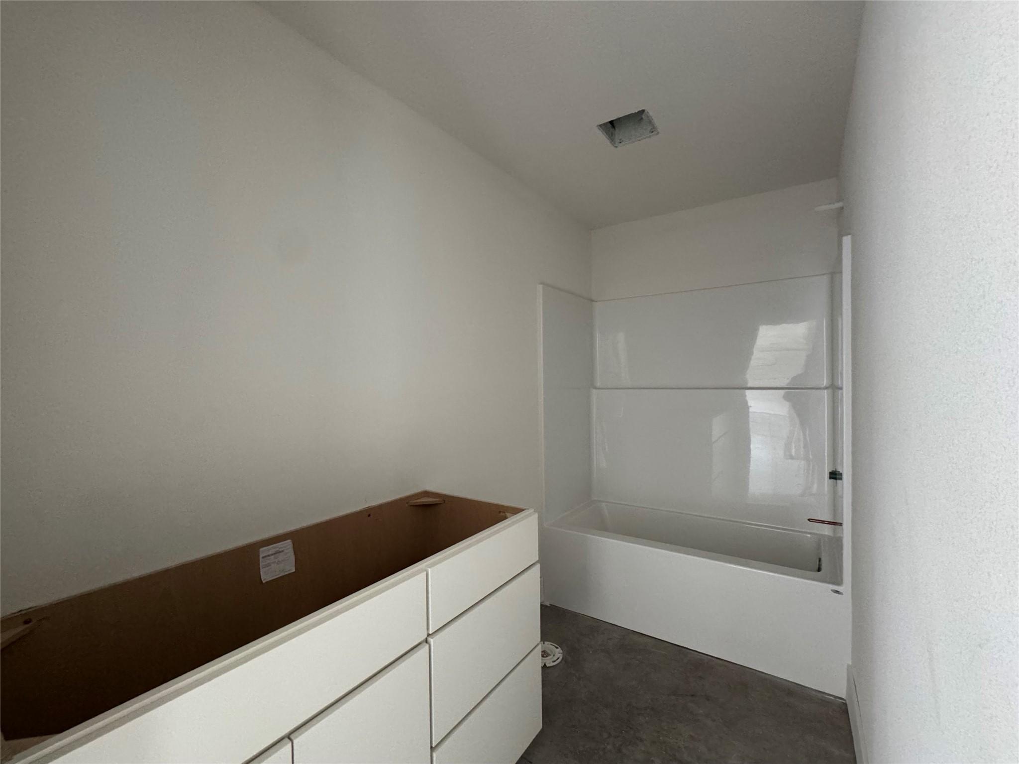 Johnston, Iowa, 50131, United States, 2 Bedrooms Bedrooms, ,3 BathroomsBathrooms,Residential,For Sale,1920594