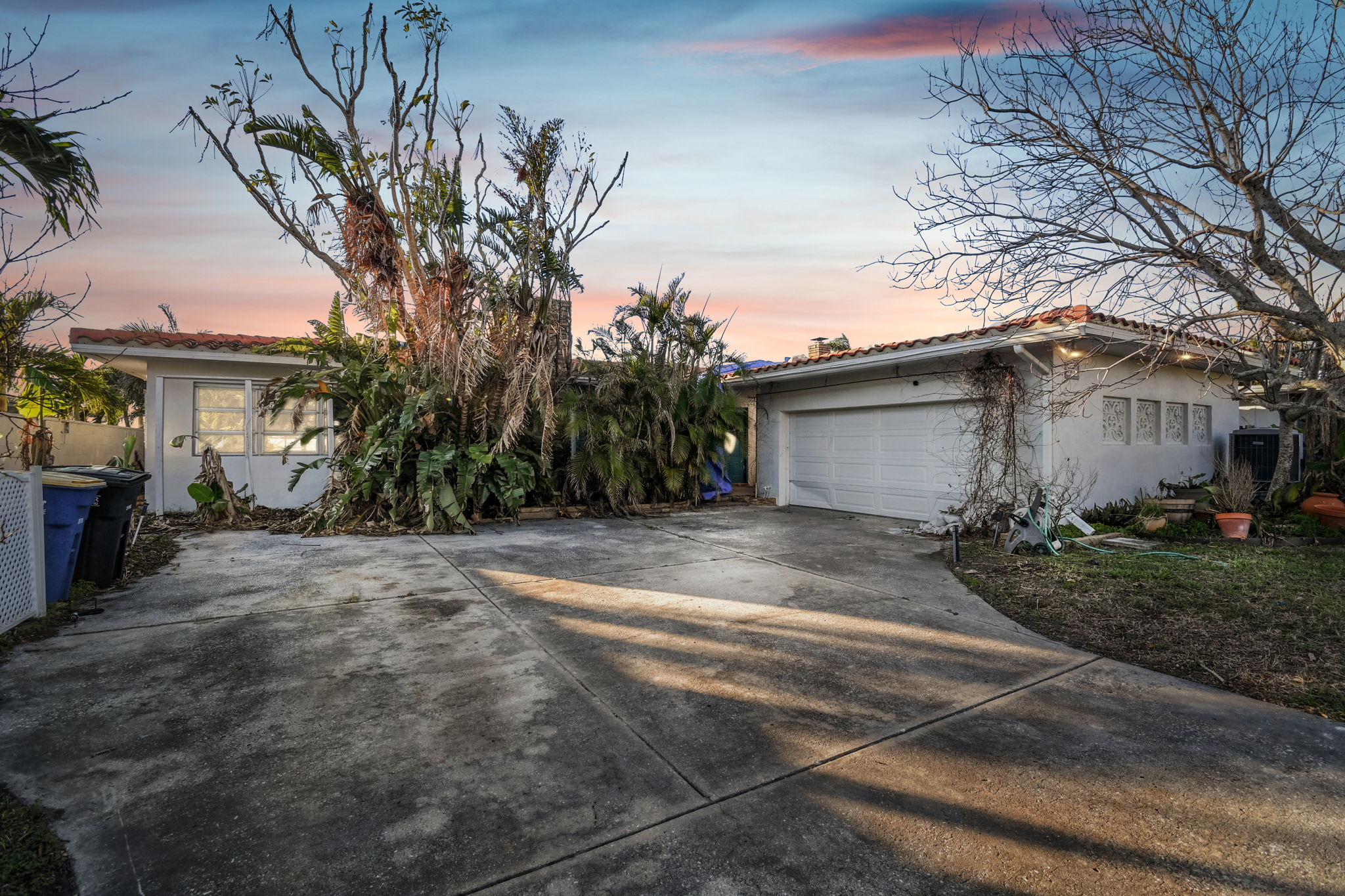 Clearwater, Florida, 33755, United States, 3 Bedrooms Bedrooms, ,2 BathroomsBathrooms,Residential,For Sale,1980754