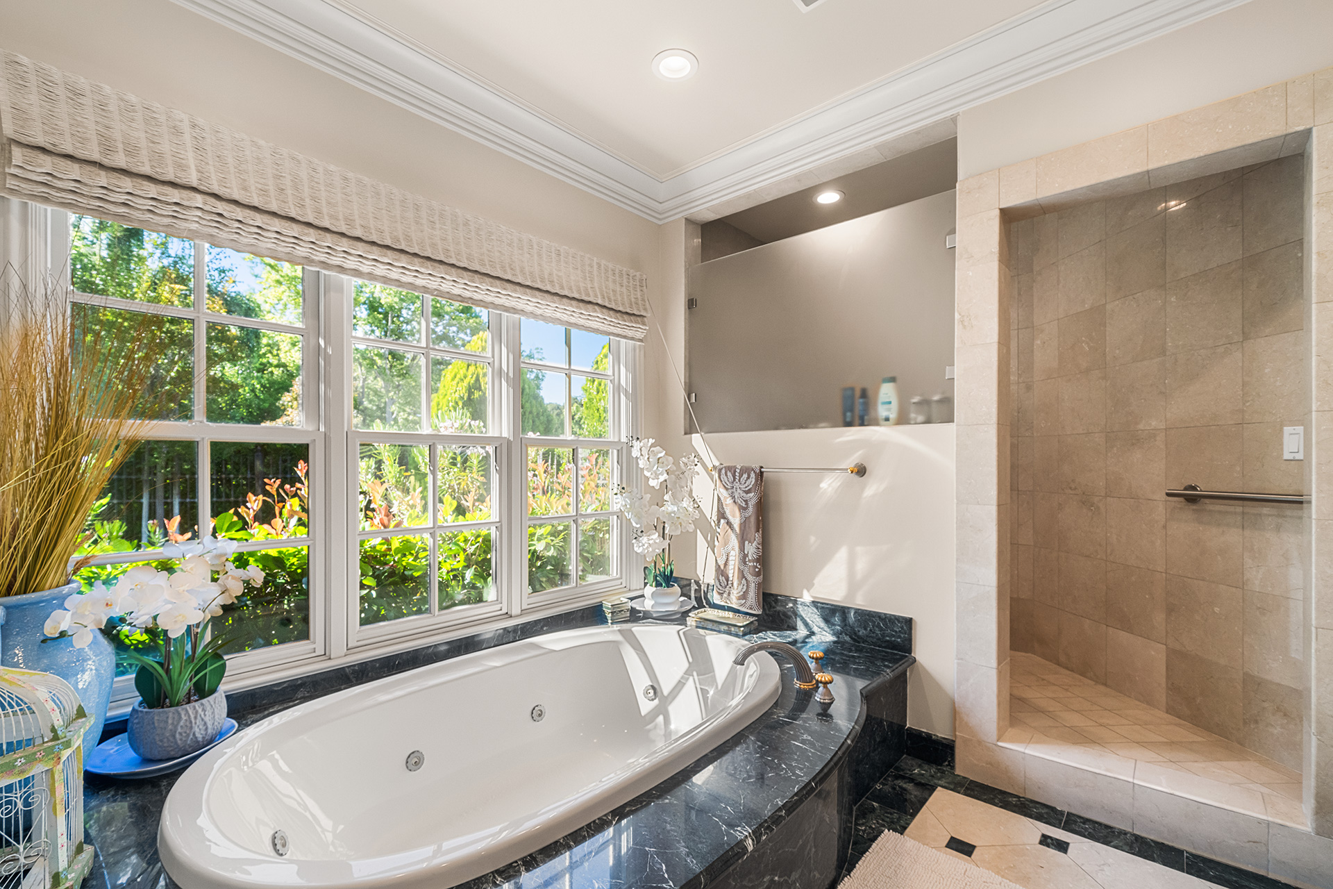  Stunning Saratoga Estate on Expansive Private Grounds - 物件實景
