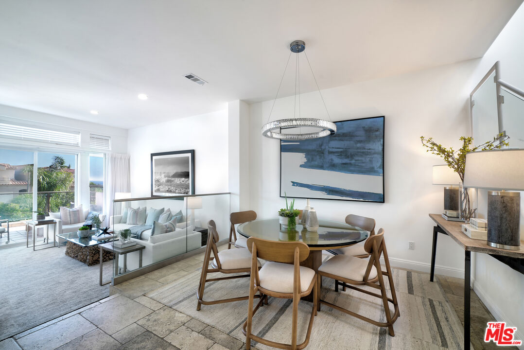 Malibu, California, 90265, United States, 2 Bedrooms Bedrooms, ,3 BathroomsBathrooms,Residential,For Sale,1902662