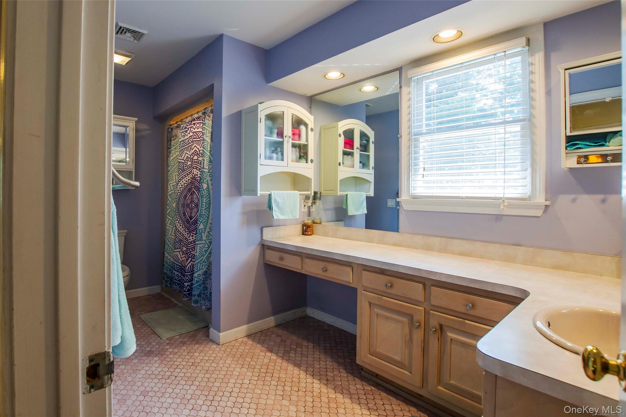 Call Listing Agent, New York, 06812, United States, 4 Bedrooms Bedrooms, ,3 BathroomsBathrooms,Residential,For Sale,1940931