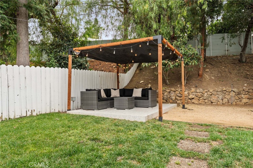 Woodland Hills, California, 91364, United States, 3 Bedrooms Bedrooms, ,2 BathroomsBathrooms,Residential,For Sale,1902441
